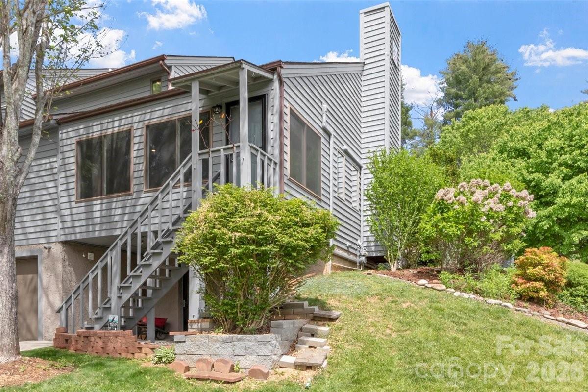 301 Robertson Street Property Photo 37