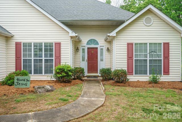1236 Midlake Road Property Photo 2