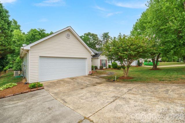1236 Midlake Road Property Photo 5