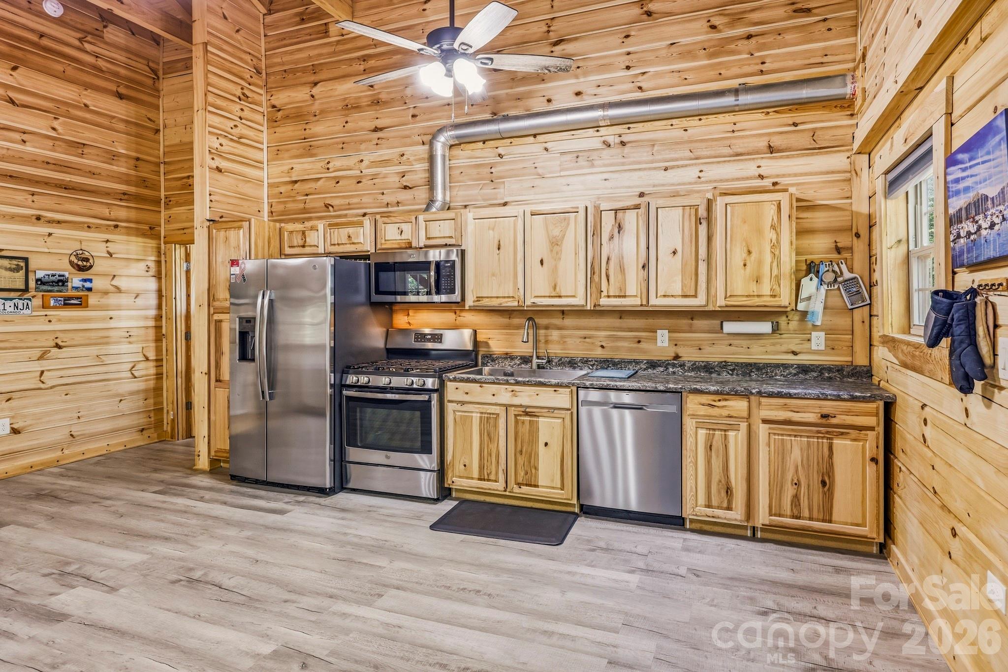 20 Laurel Cottage Lane Property Photo 10