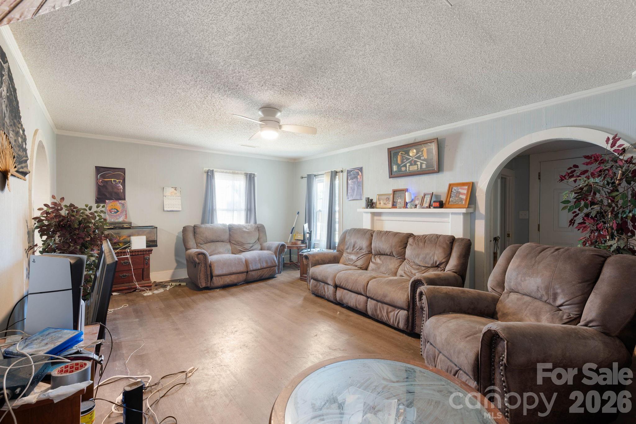 136 S Broadway Street Property Photo 5