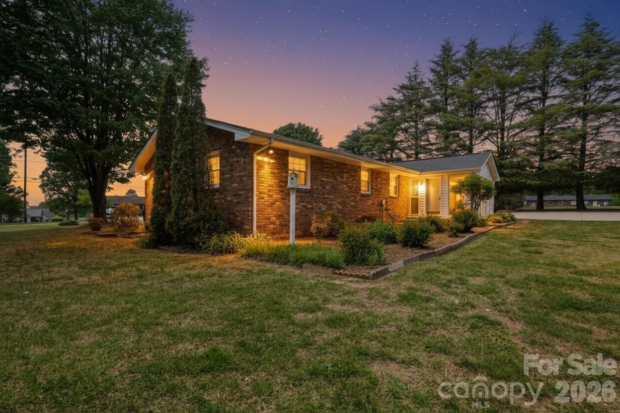 3328 Sulphur Springs Road Property Photo 2