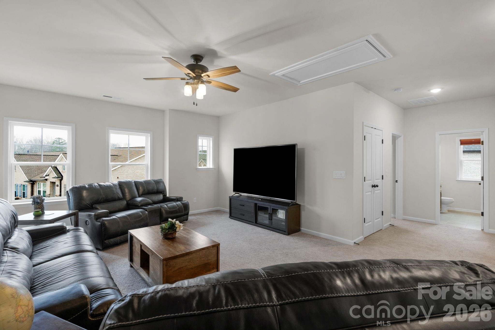 1124 Greenbridge Drive Property Photo 21