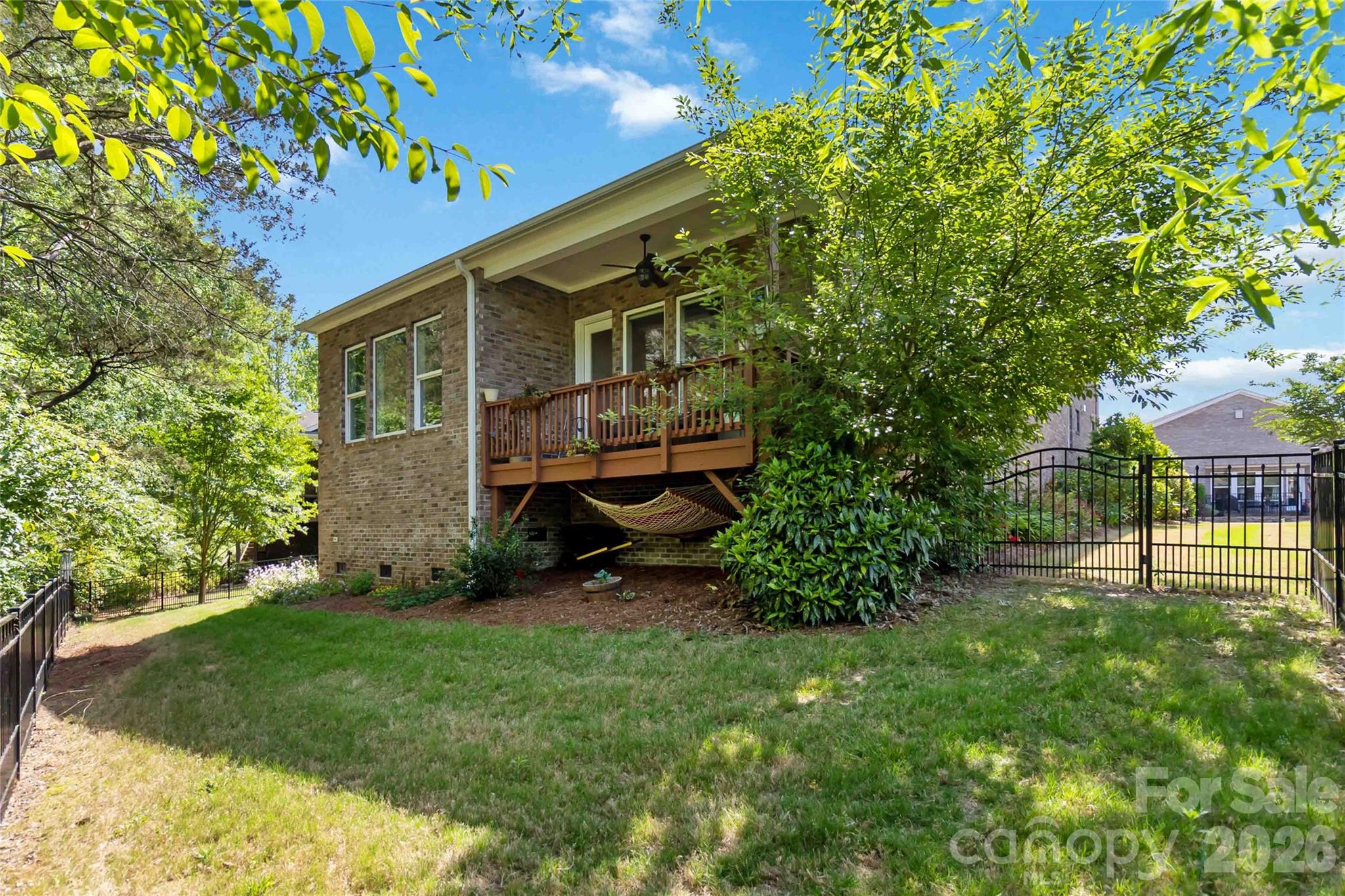 1124 Greenbridge Drive Property Photo 27