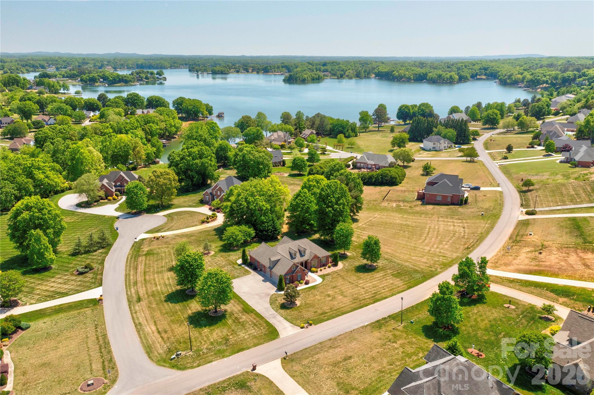 207 Cross Creek Drive Property Photo 8
