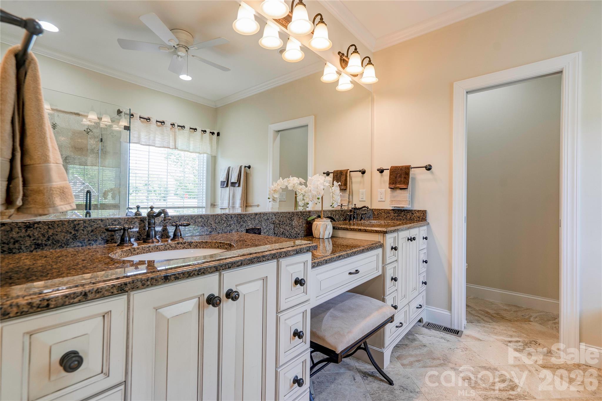 207 Cross Creek Drive Property Photo 29