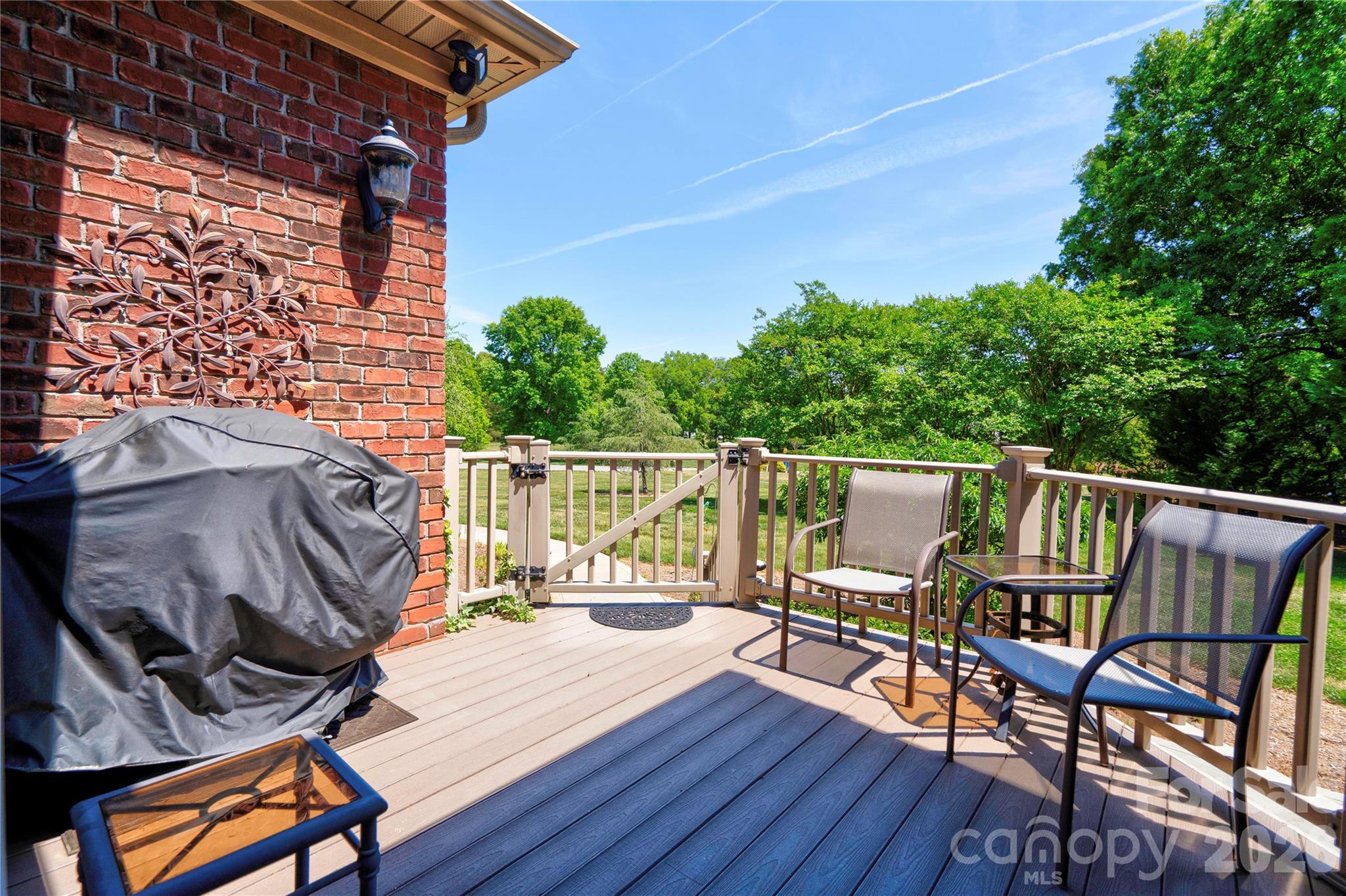 207 Cross Creek Drive Property Photo 42