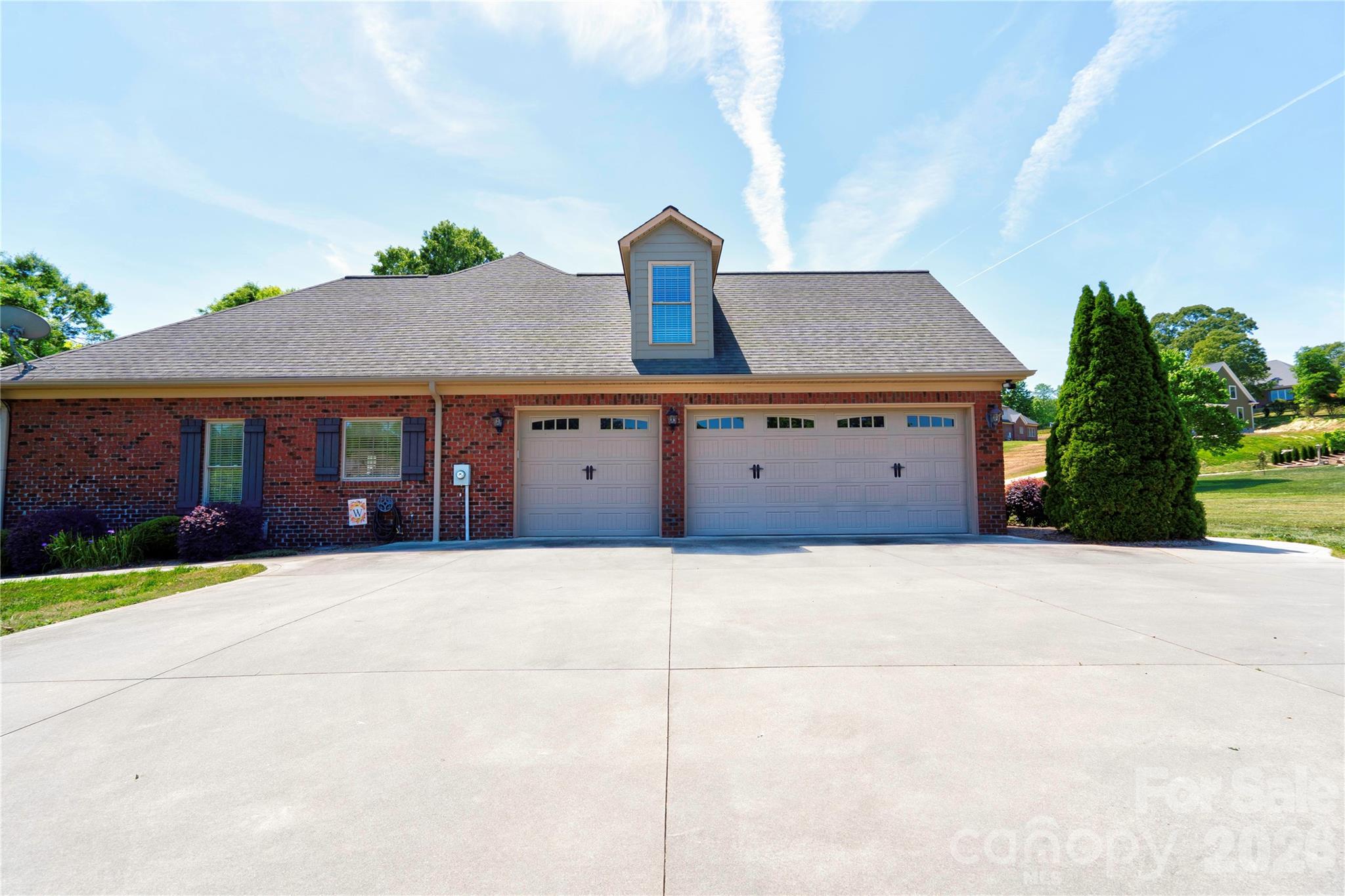 207 Cross Creek Drive Property Photo 48