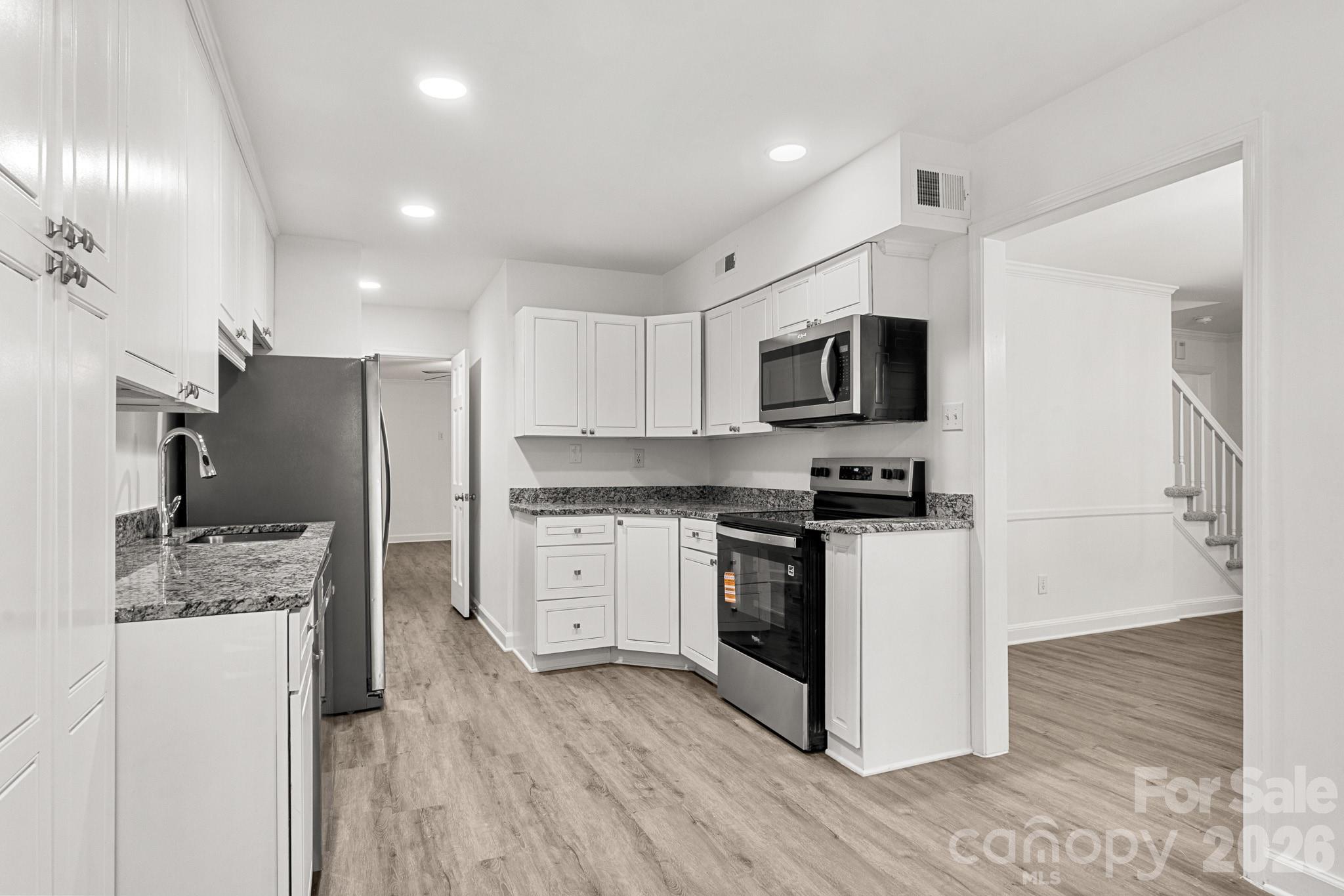 6748 Constitution Lane Property Photo 8