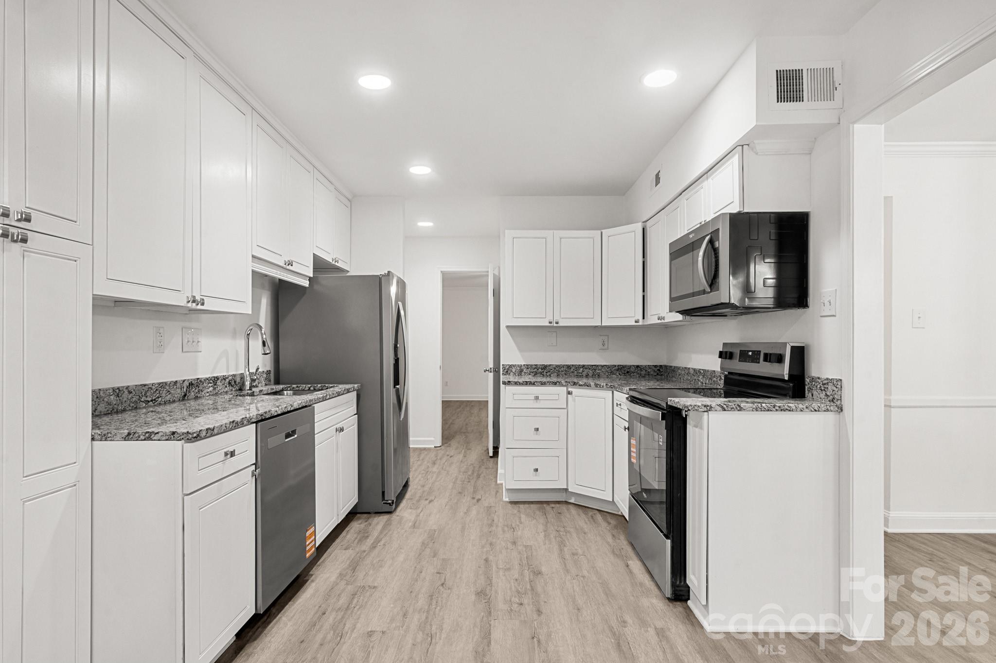 6748 Constitution Lane Property Photo 9