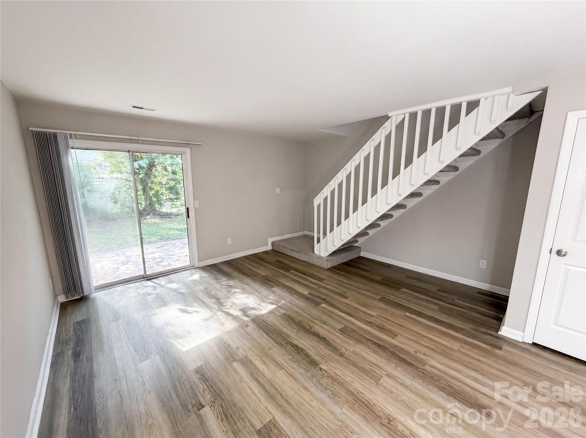 4037 Briarhill Drive Property Photo 3