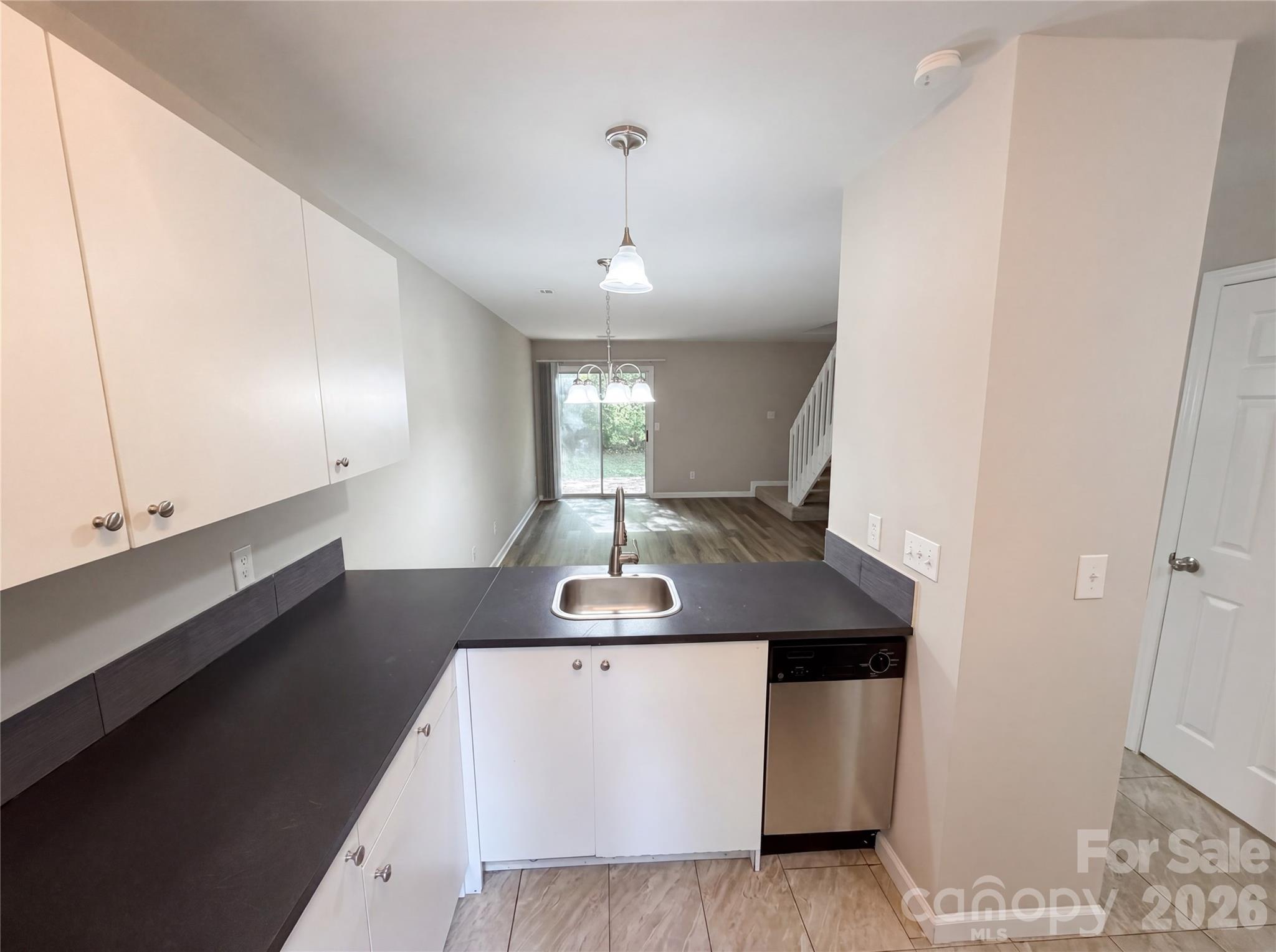 4037 Briarhill Drive Property Photo 8
