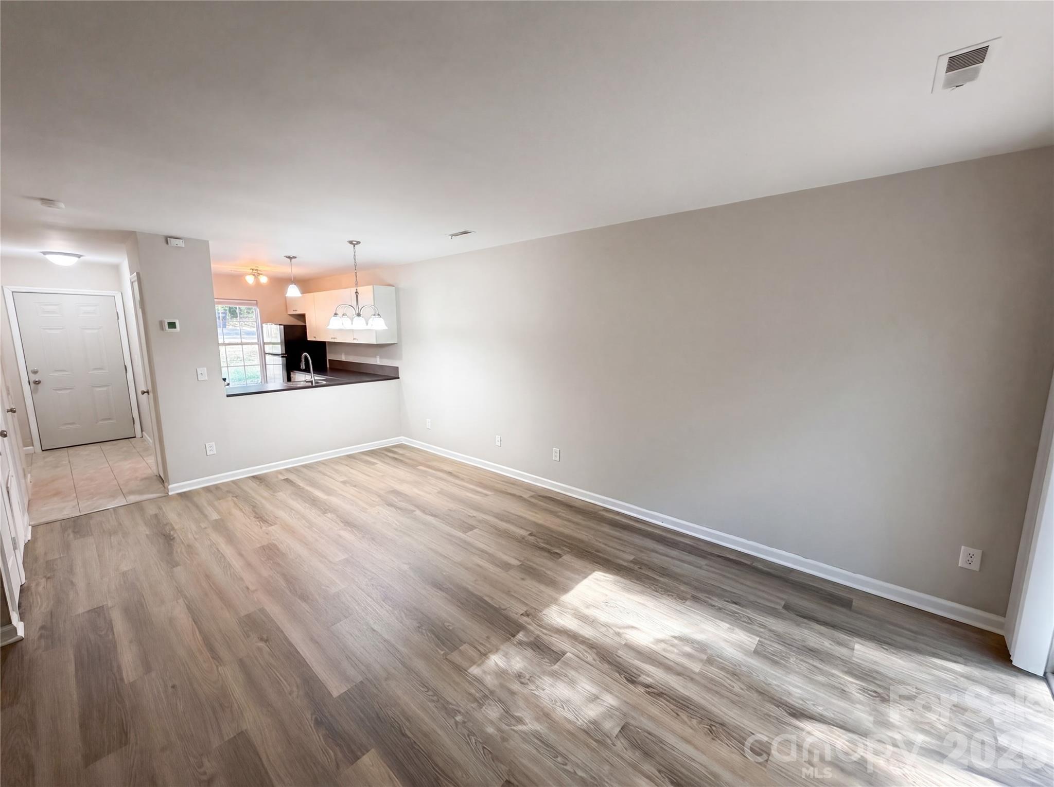 4037 Briarhill Drive Property Photo 11