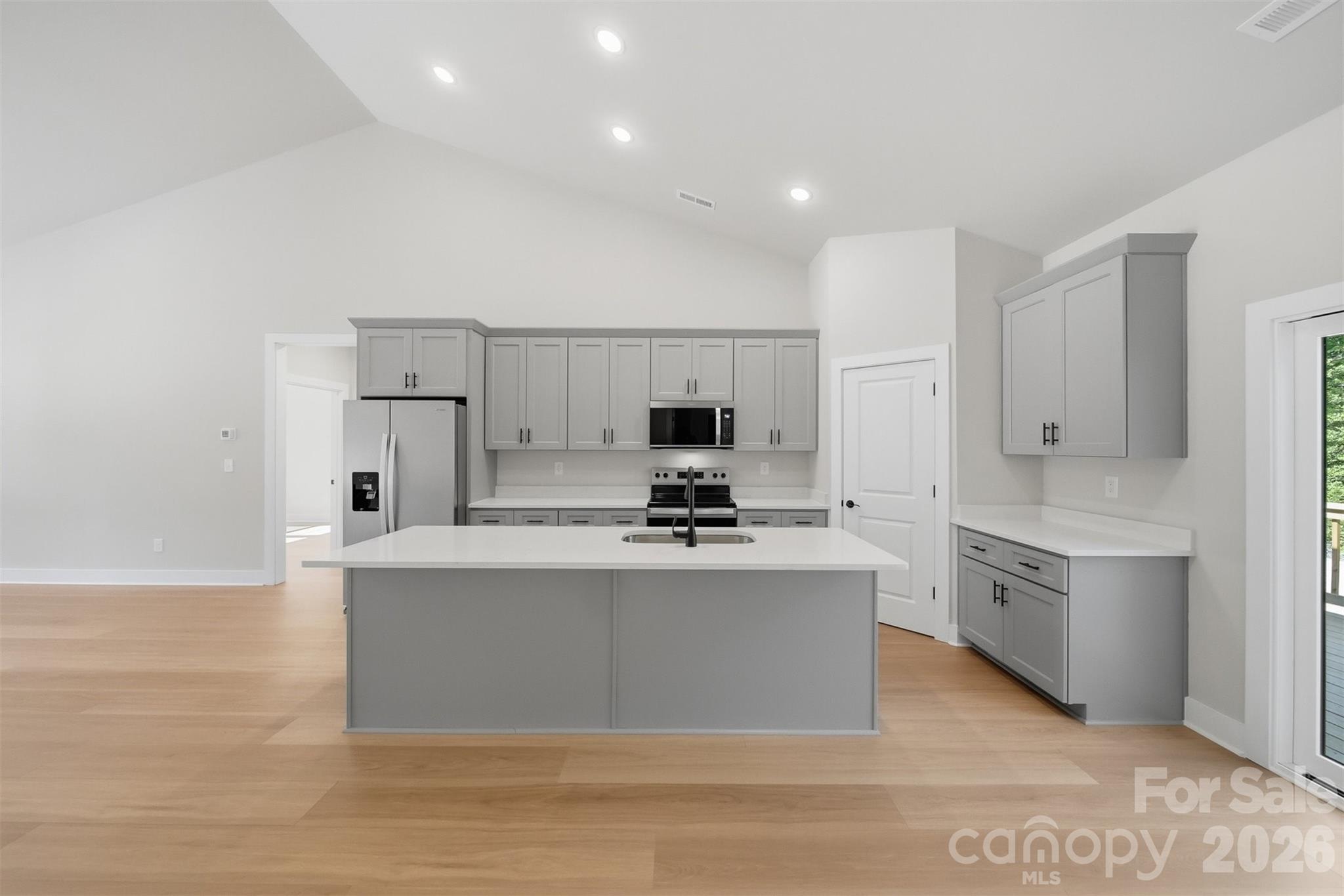2430 Kimberly Avenue Property Photo 10