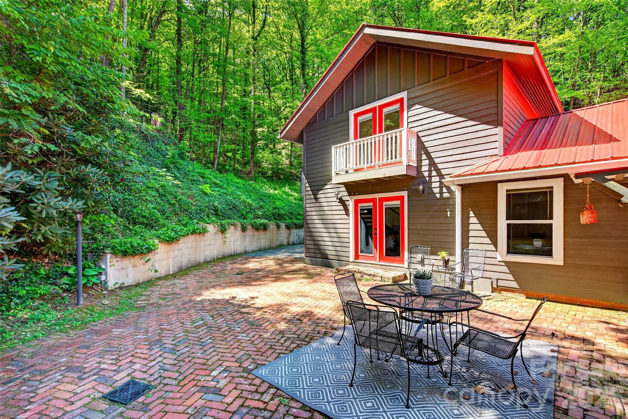 75 Old Lakey Gap Road Property Photo 4