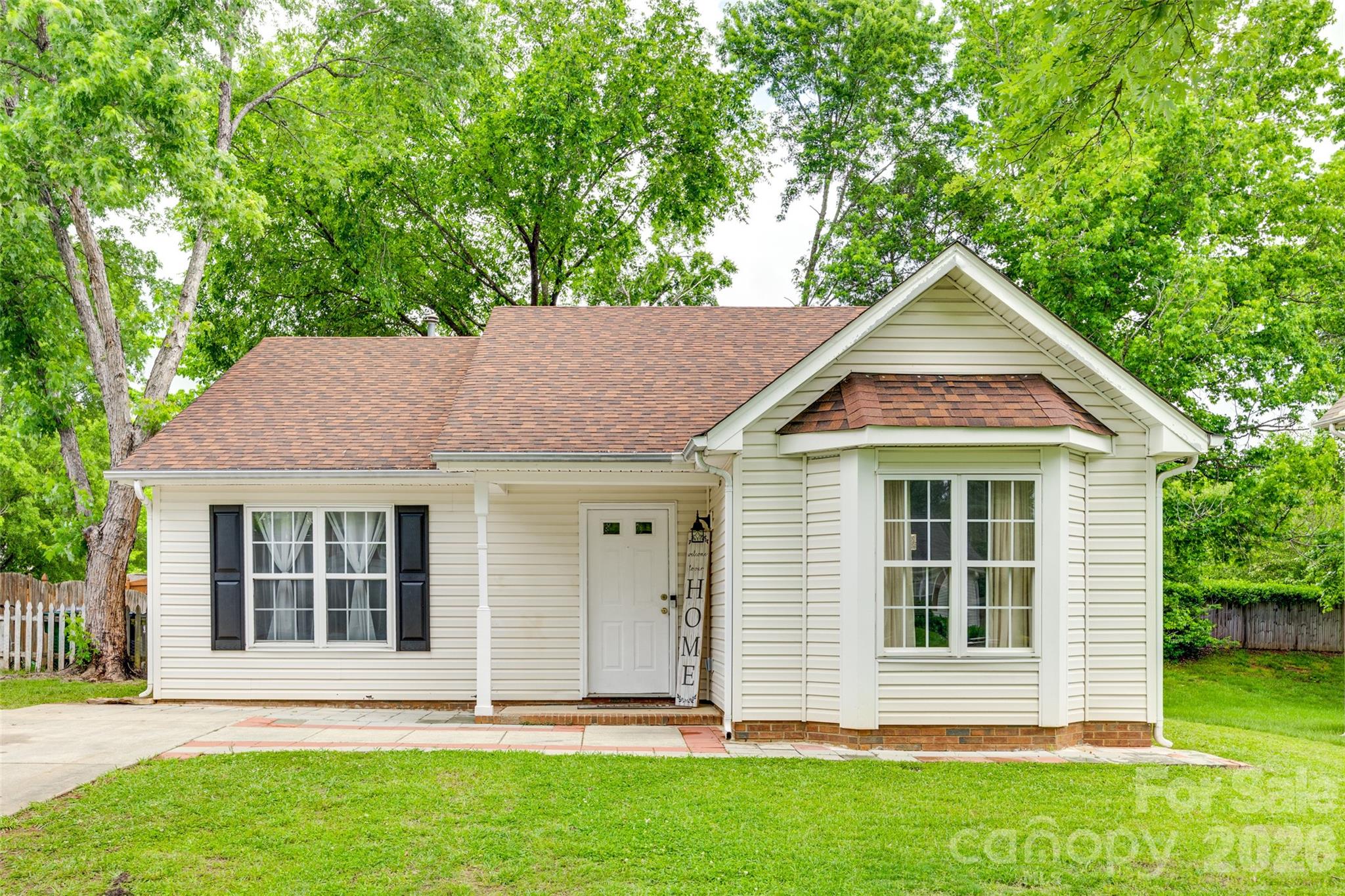 7442 Crestside Lane Property Photo 4