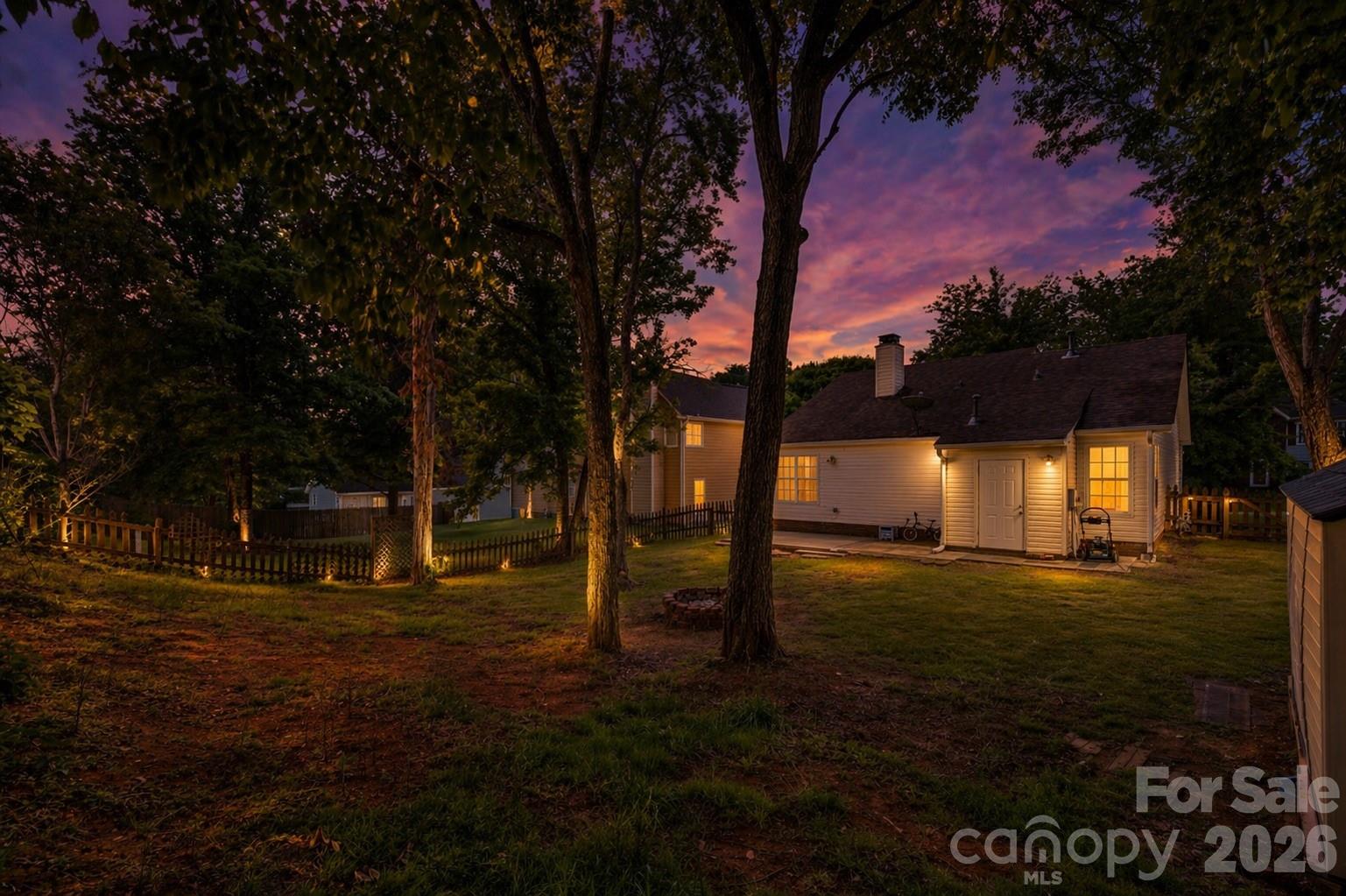 7442 Crestside Lane Property Photo 24