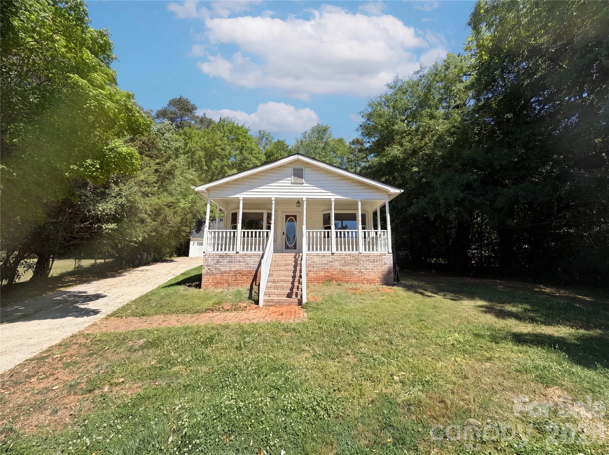 411 Ewing Drive Property Photo 1