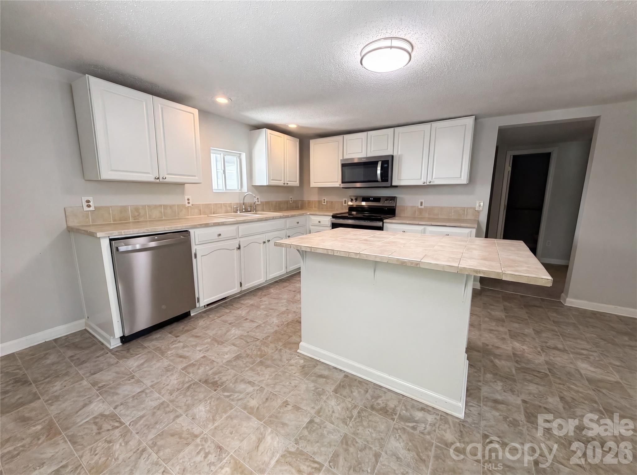 411 Ewing Drive Property Photo 6