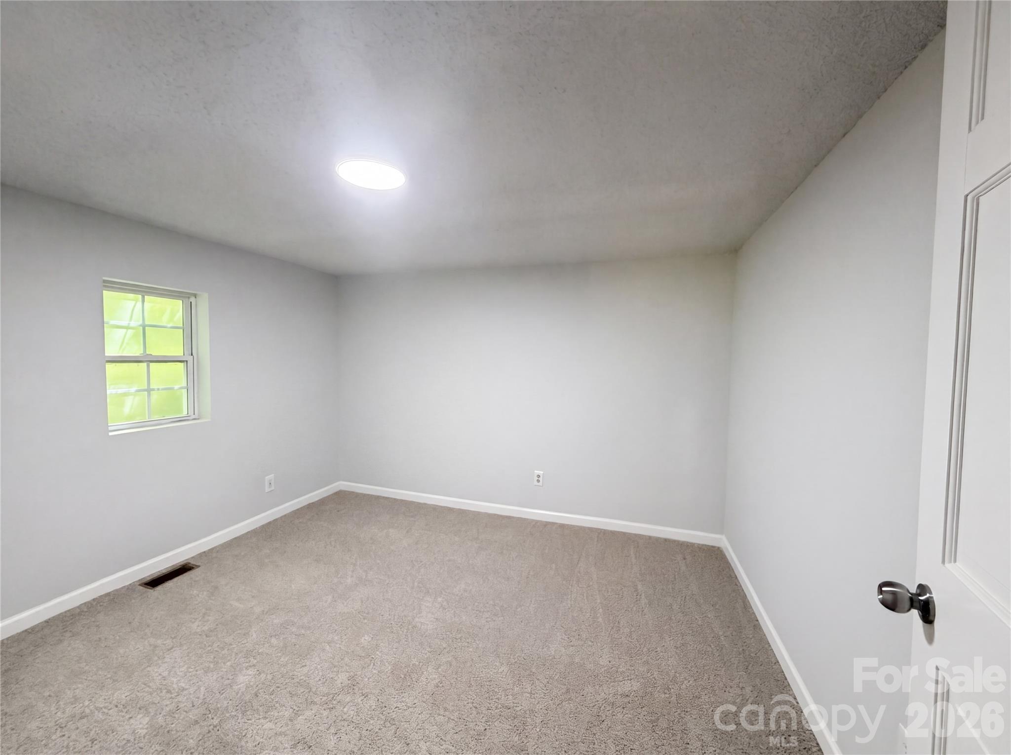 411 Ewing Drive Property Photo 8