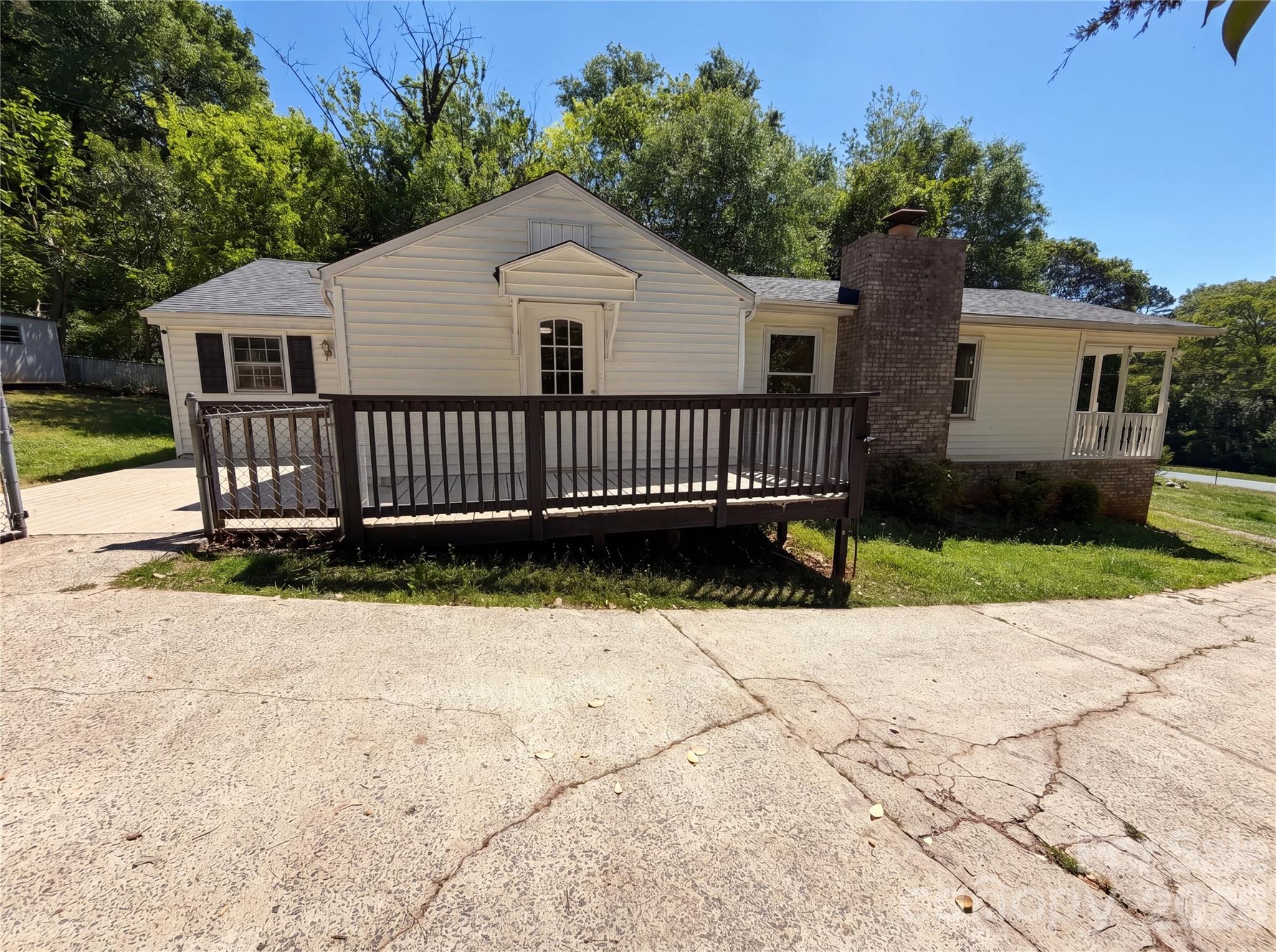 411 Ewing Drive Property Photo 15