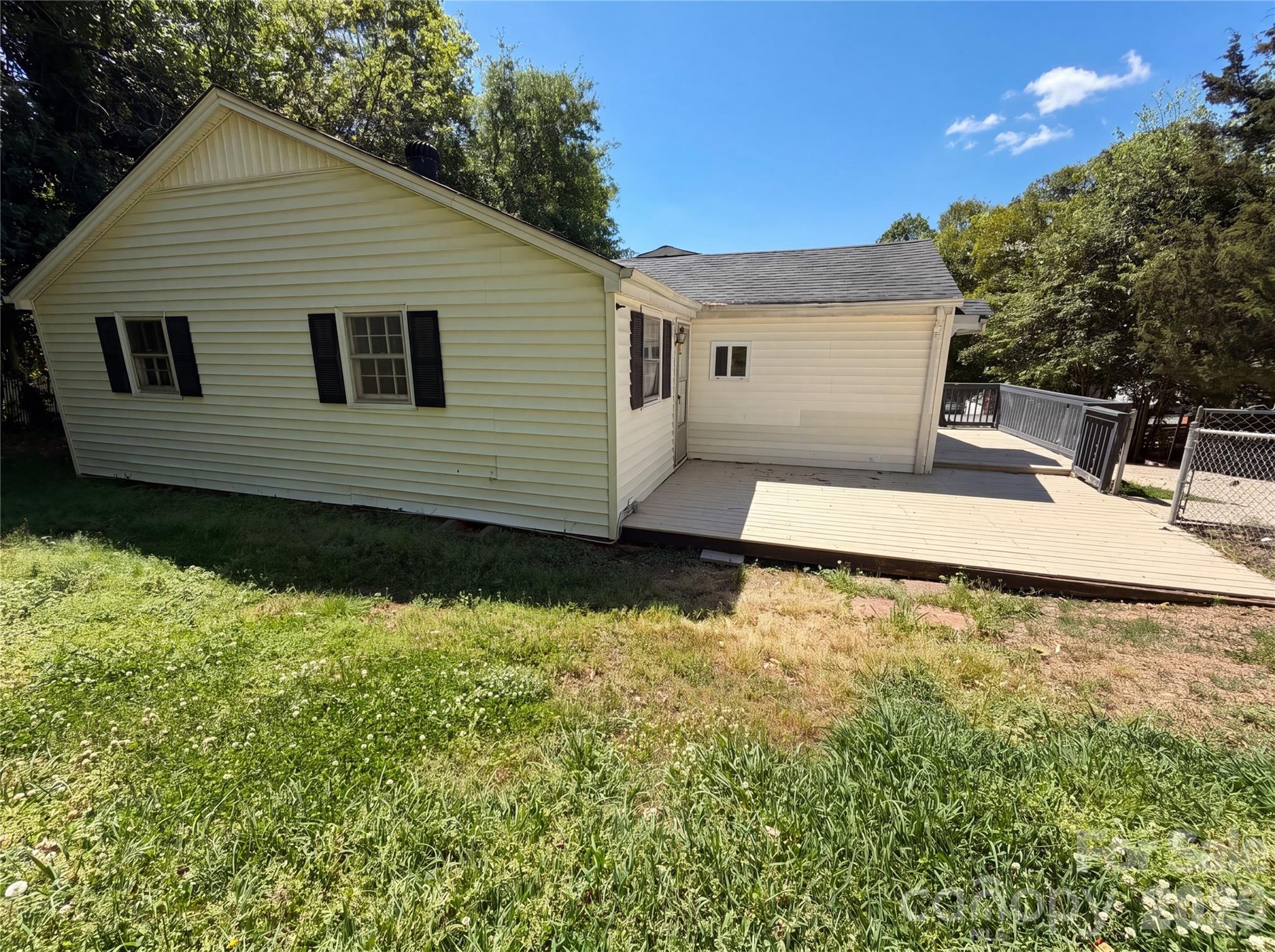 411 Ewing Drive Property Photo 16