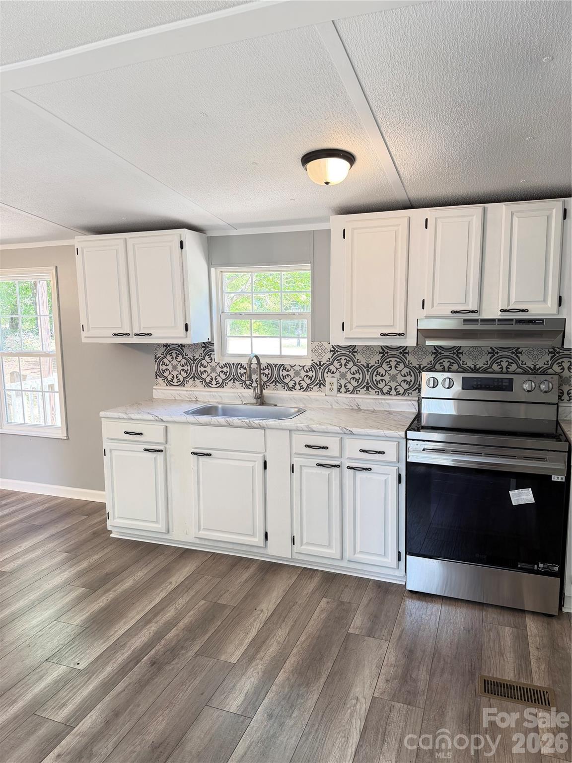 110 Tulip Tree Court Property Photo 4