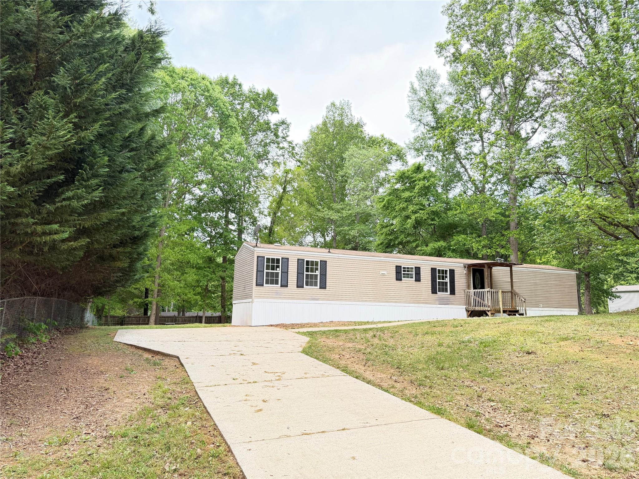 110 Tulip Tree Court Property Photo 23