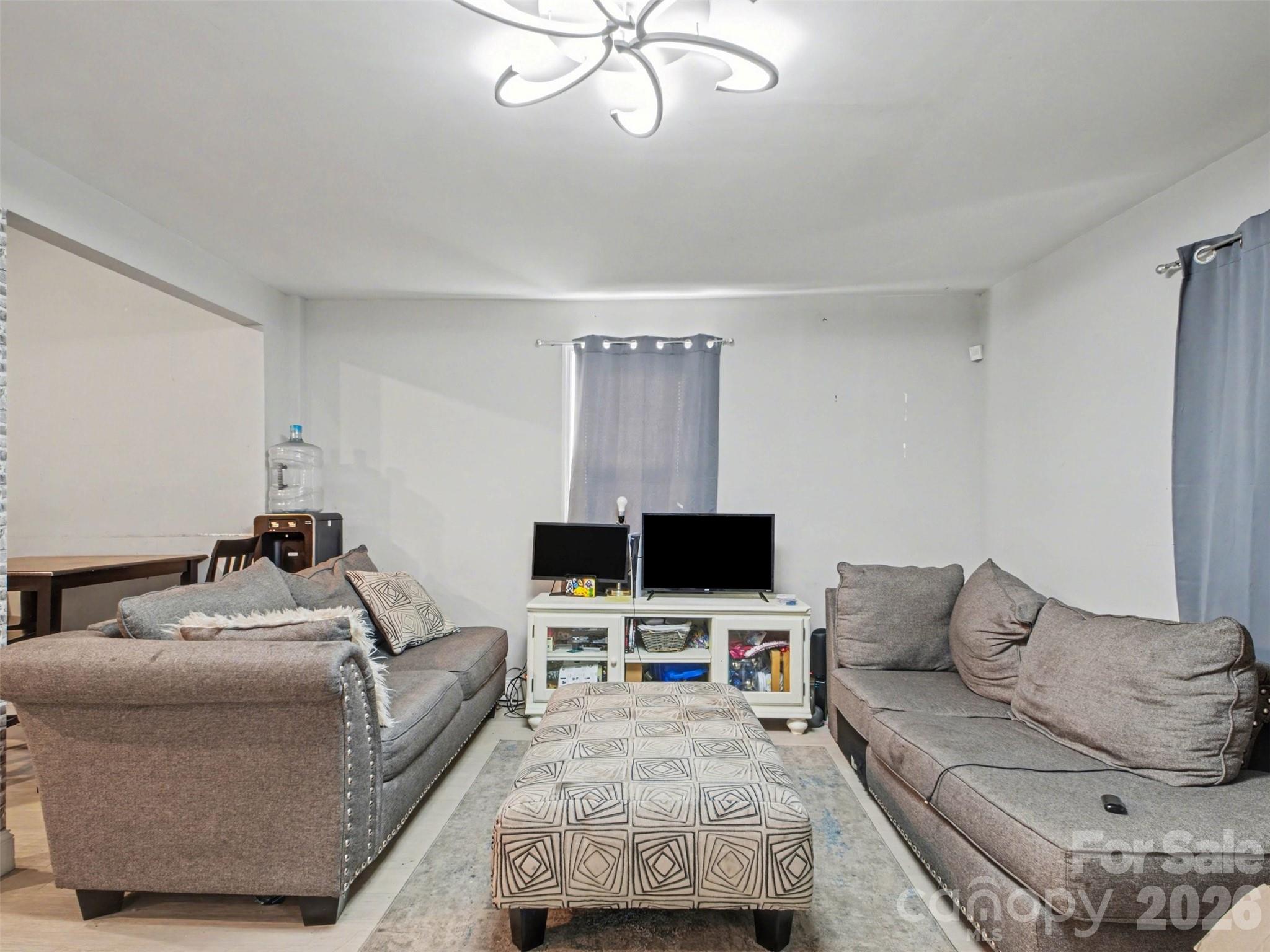 92 Saint Charles Avenue Property Photo 4