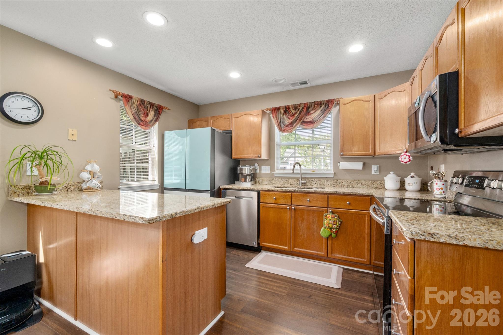 735 Mountainwater Drive Property Photo 10