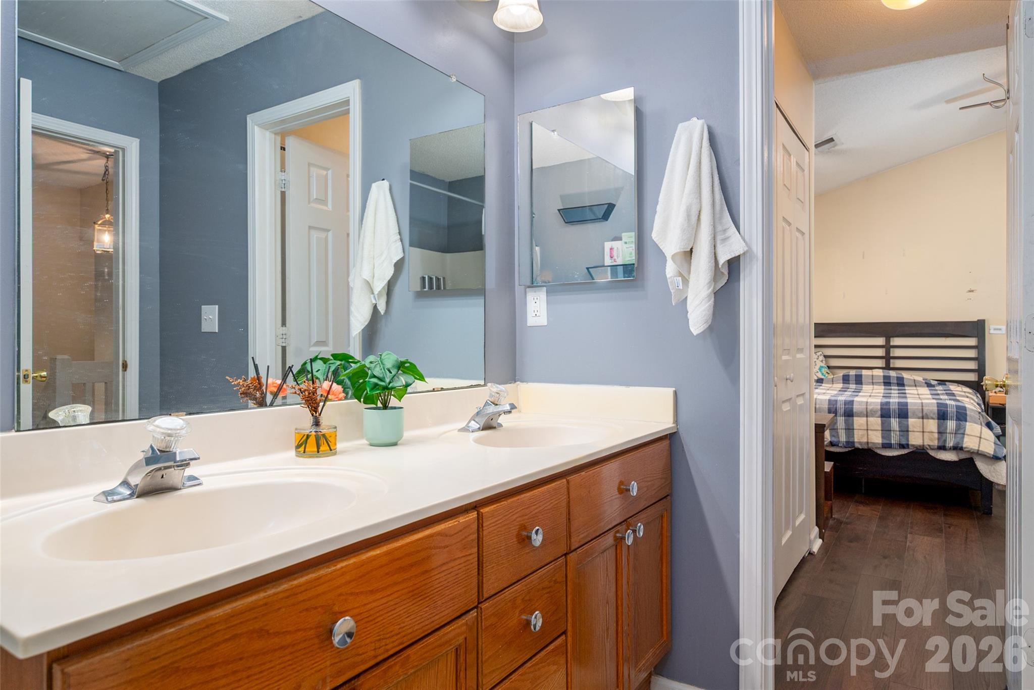 735 Mountainwater Drive Property Photo 20