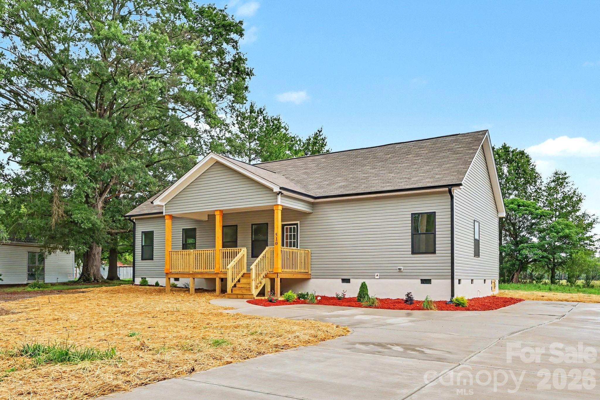 510 Thomas Street Property Photo 2