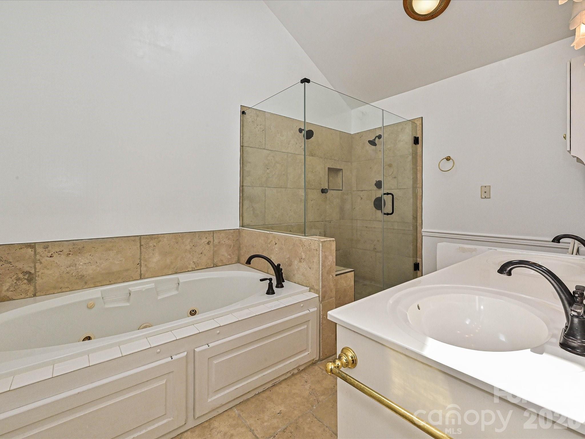 1011 Tarlton Drive Property Photo 9