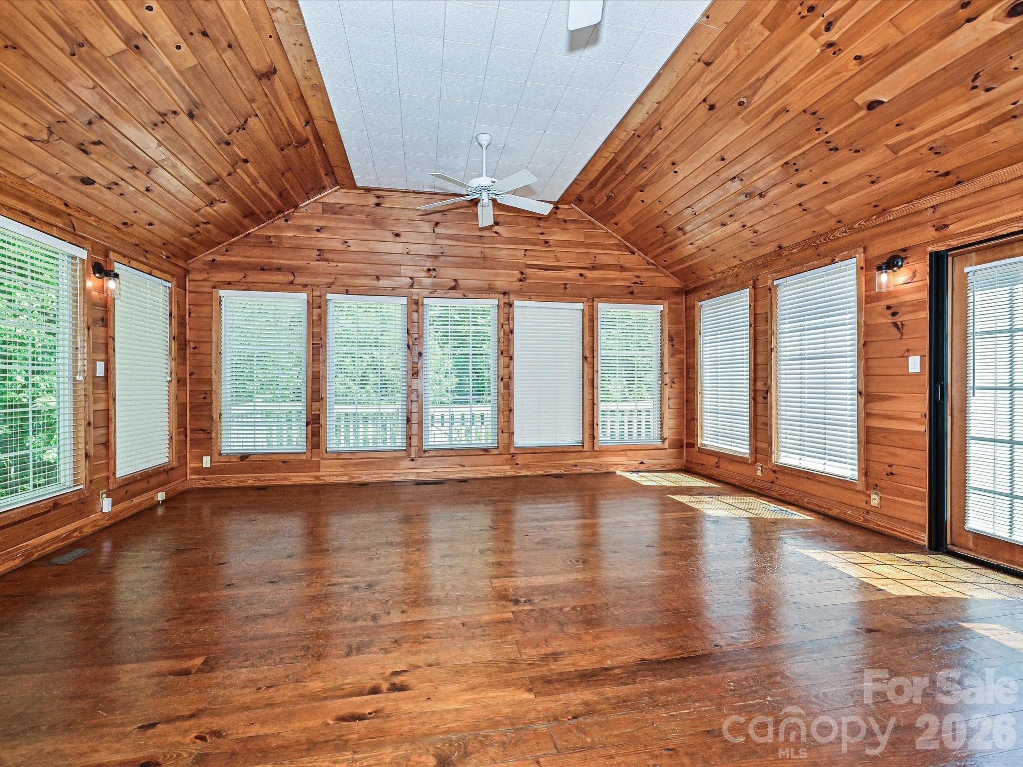 1011 Tarlton Drive Property Photo 11