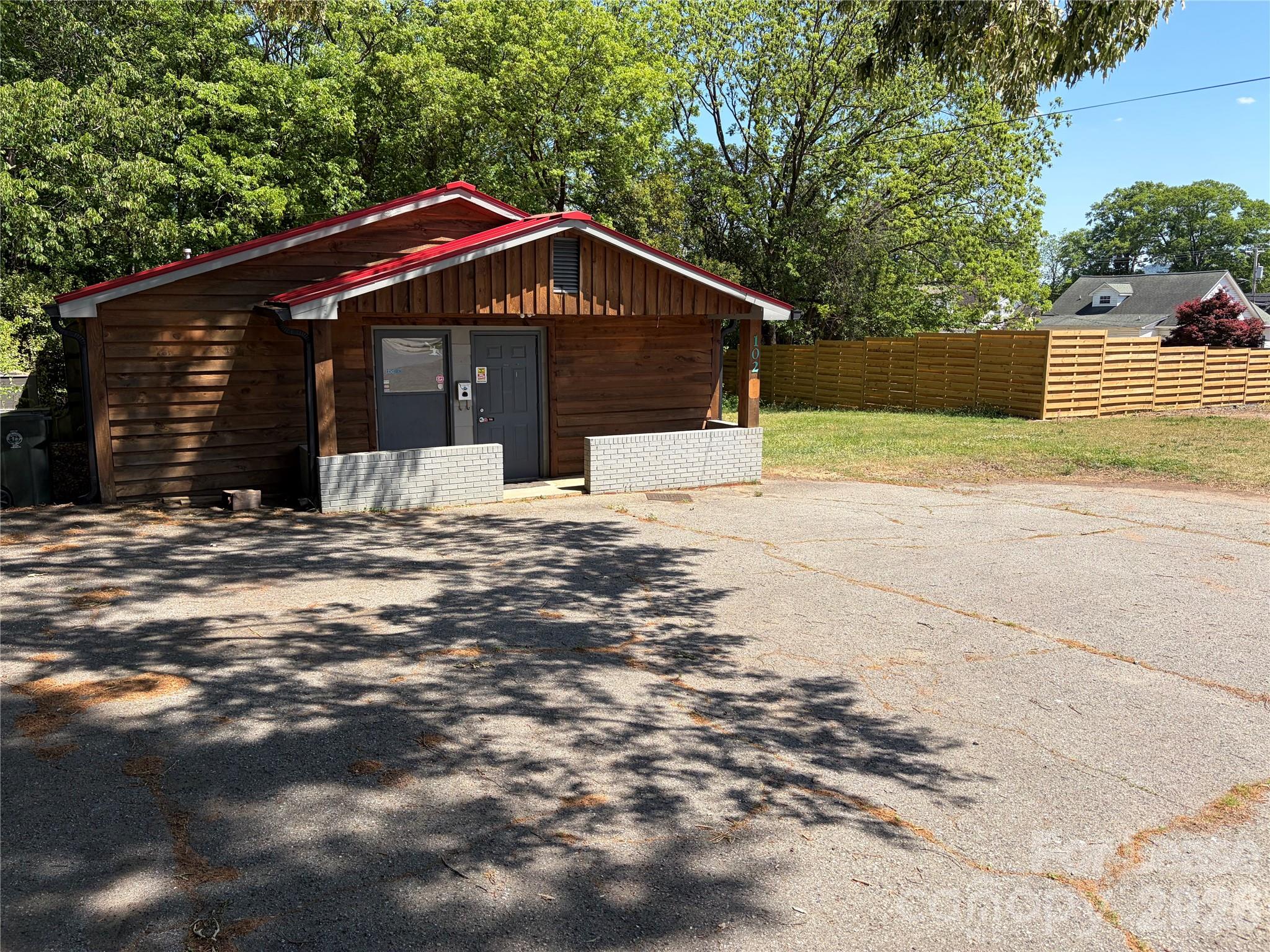 102 N Carpenter Street Blk:5 Lot:21 Property Photo 2
