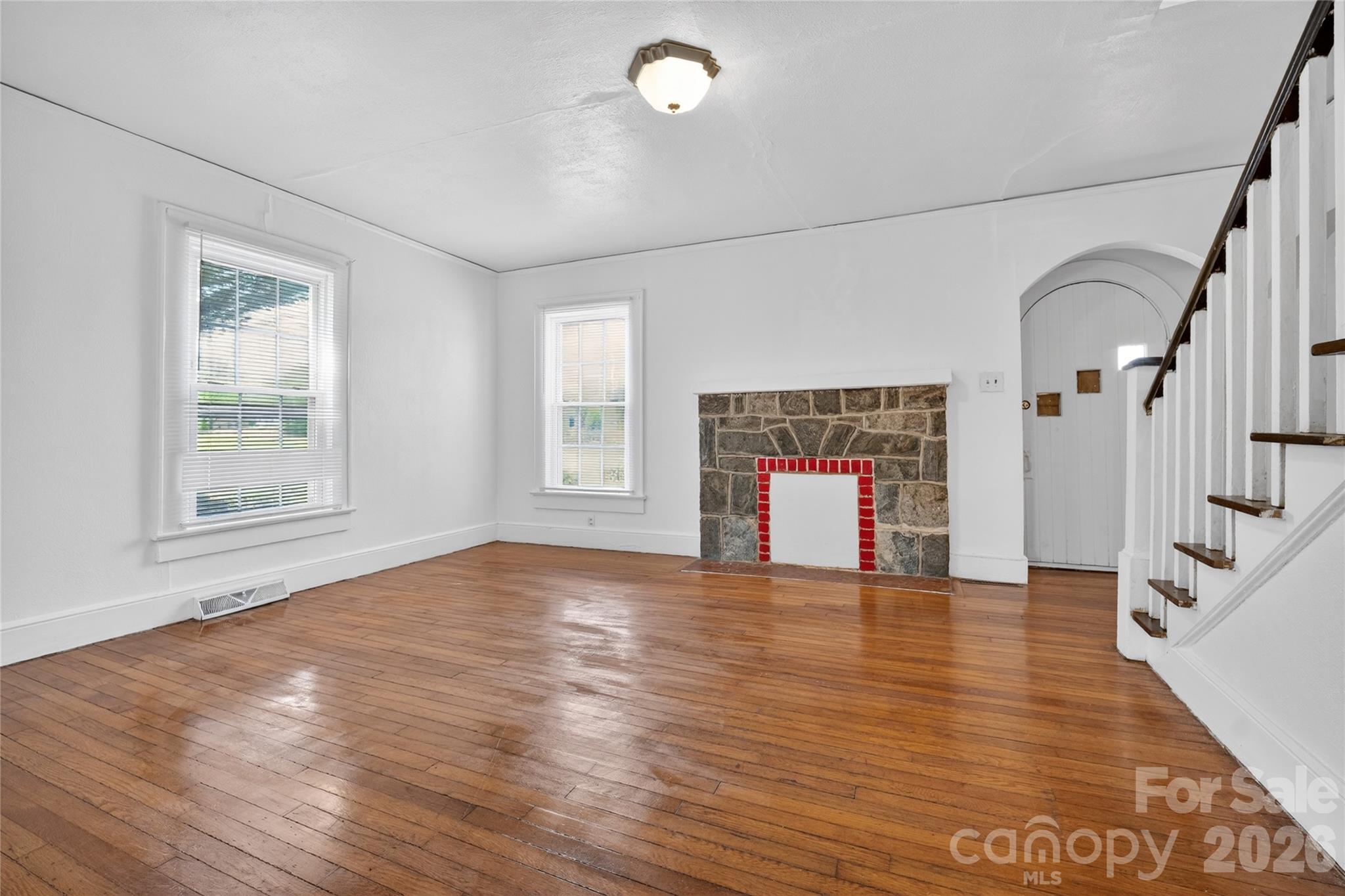 3833 1st Avenue Property Photo 6