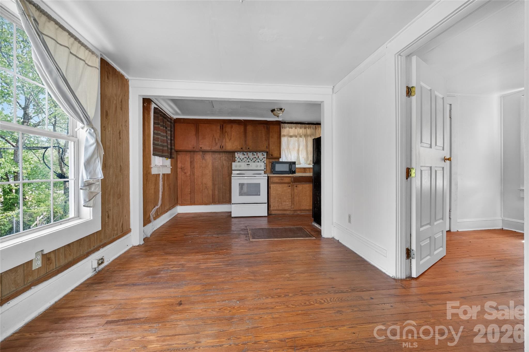 3833 1st Avenue Property Photo 7