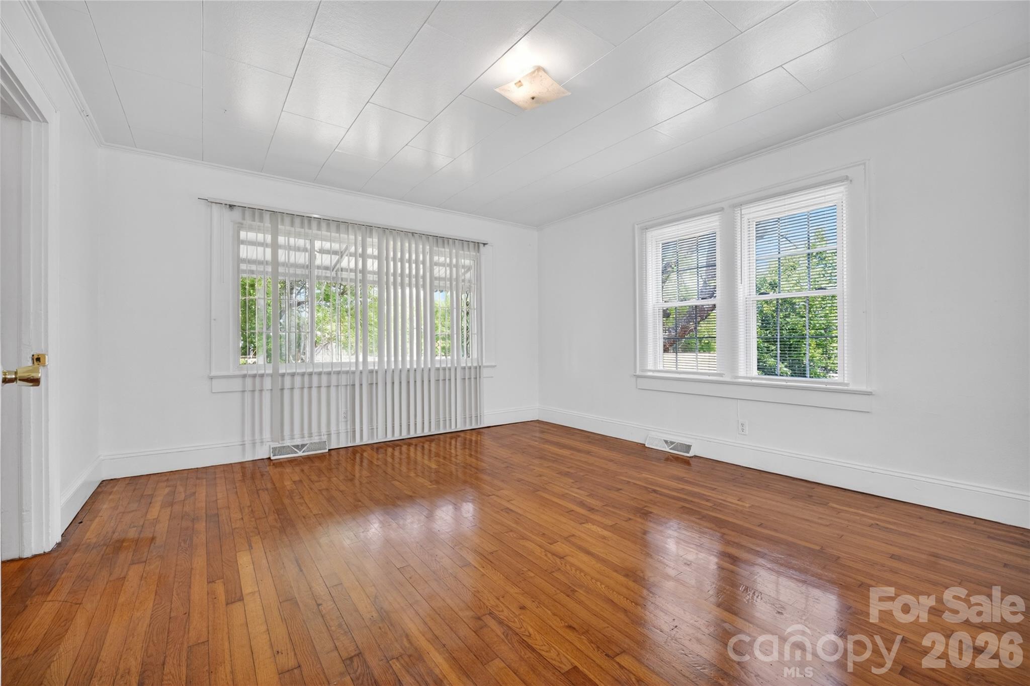 3833 1st Avenue Property Photo 12