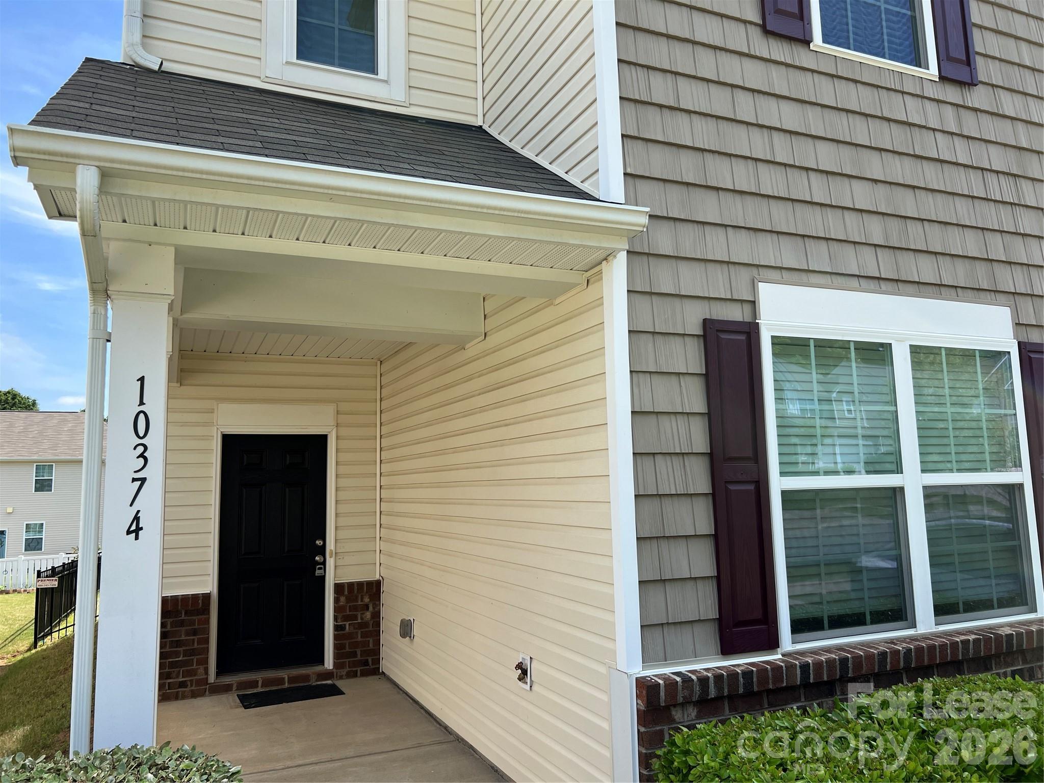 10374 Rutledge Ridge Drive Property Photo 2