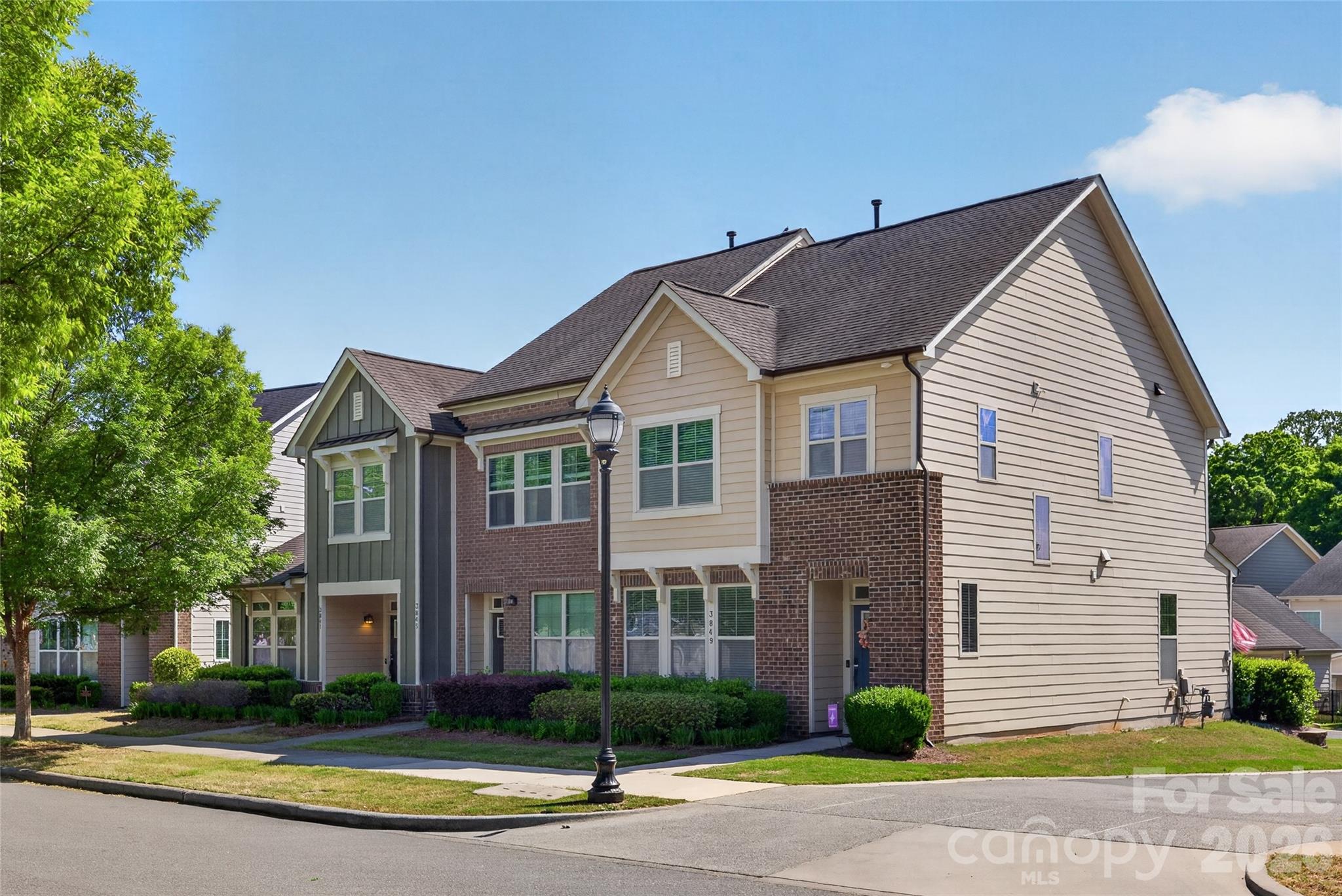 3841 Willow Green Place Property Photo 3