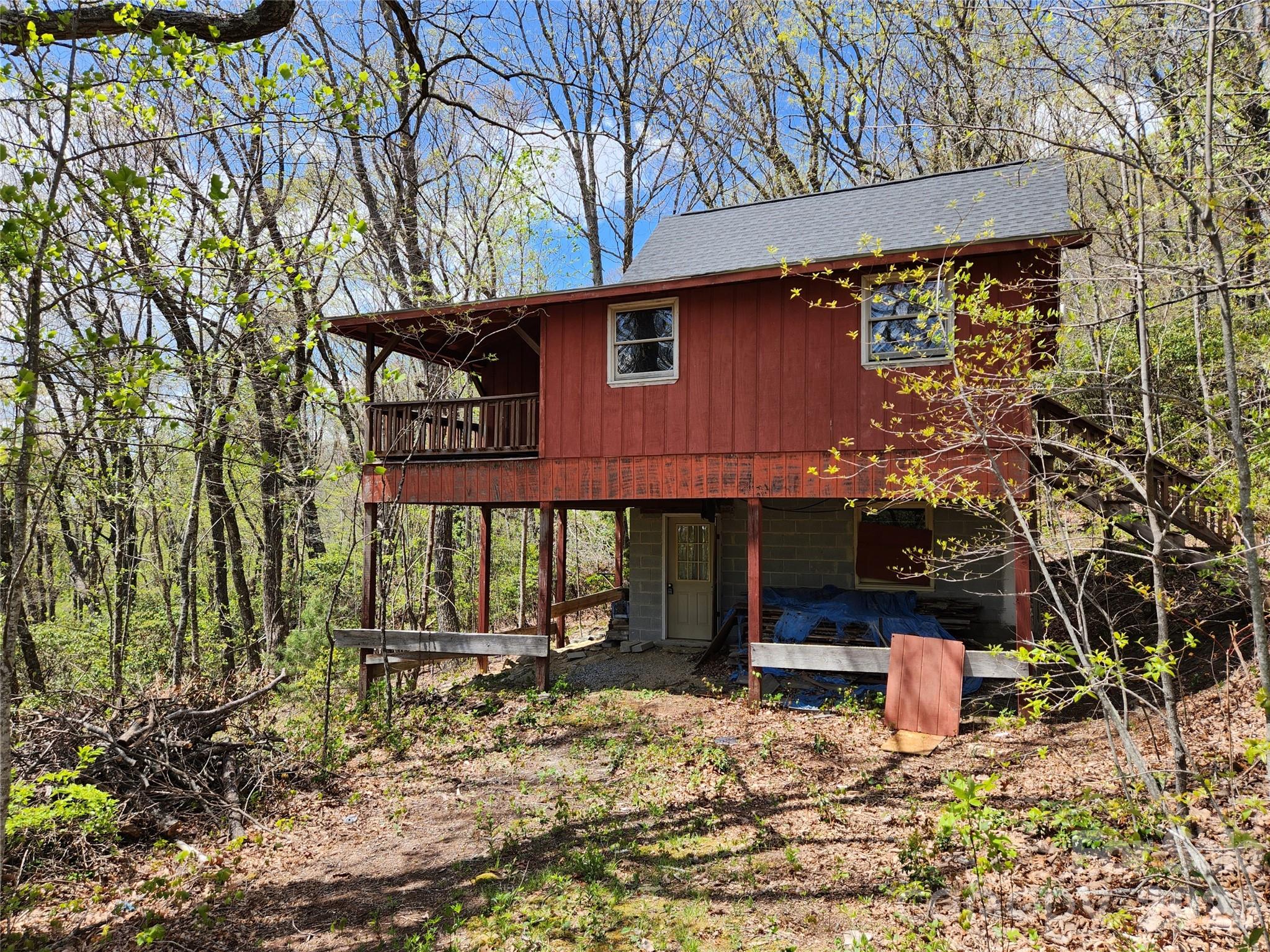 929 Pine Ridge Road Property Photo 2