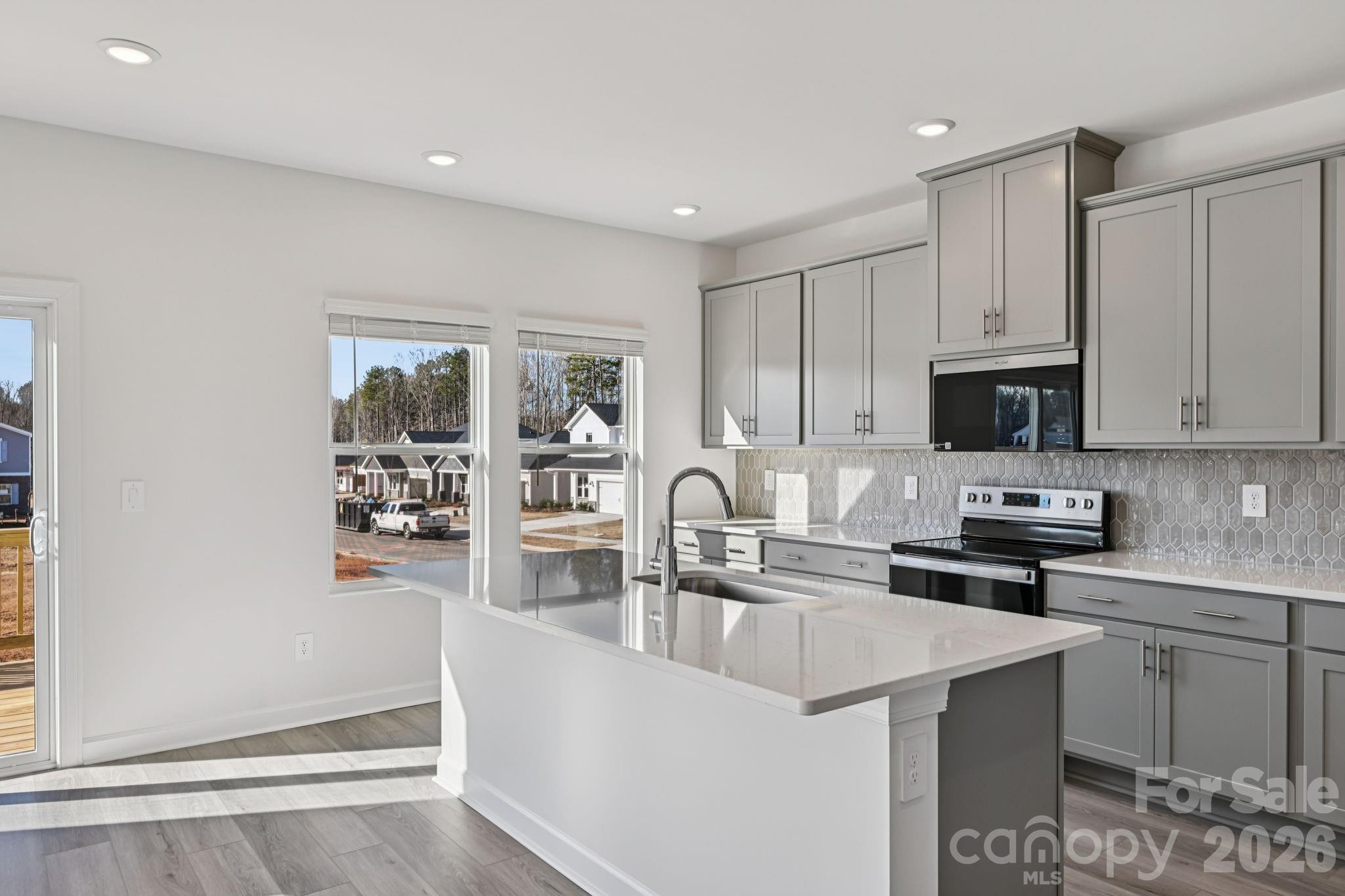 2070 Sunflower Circle Property Photo 7