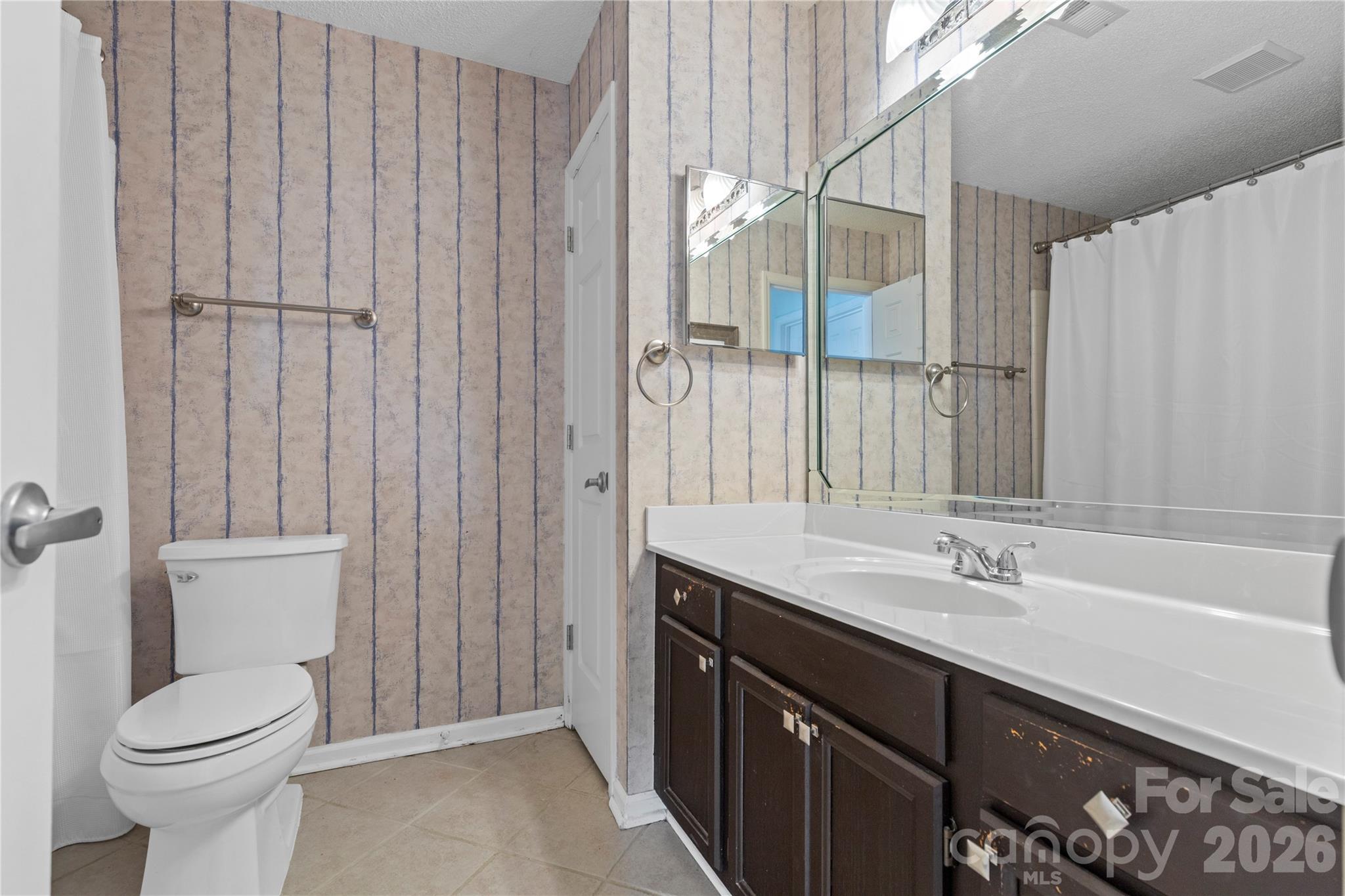 719 Southwest Drive Property Photo 12
