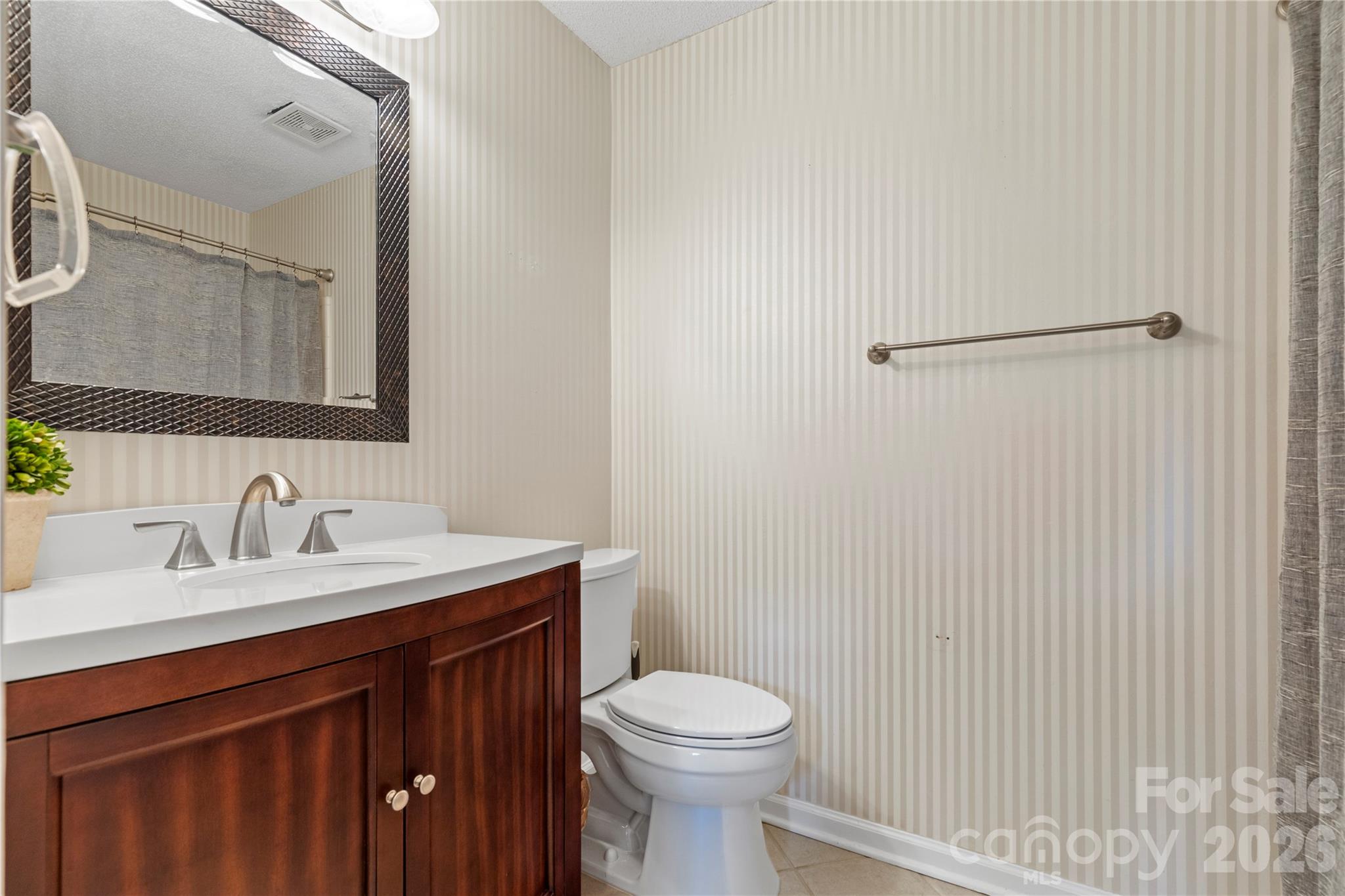 719 Southwest Drive Property Photo 16
