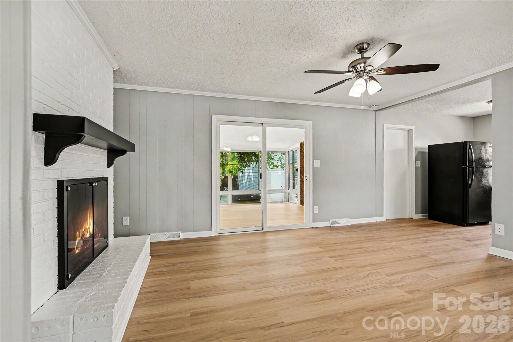 7040 Idlewild Road Property Photo 4