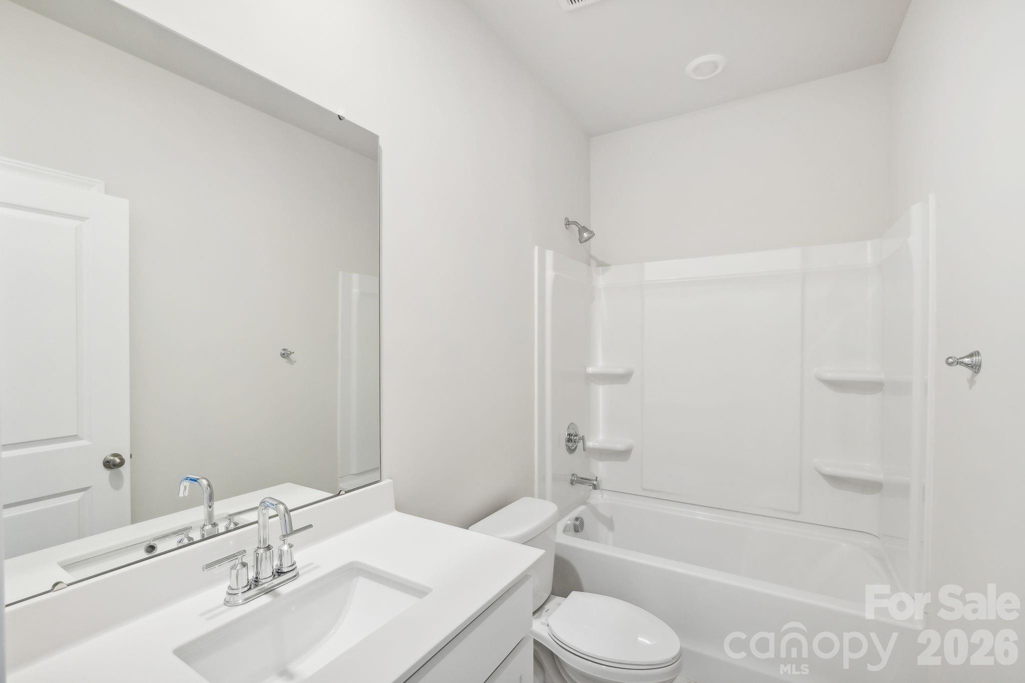 2453 Chartwell Street Property Photo 16