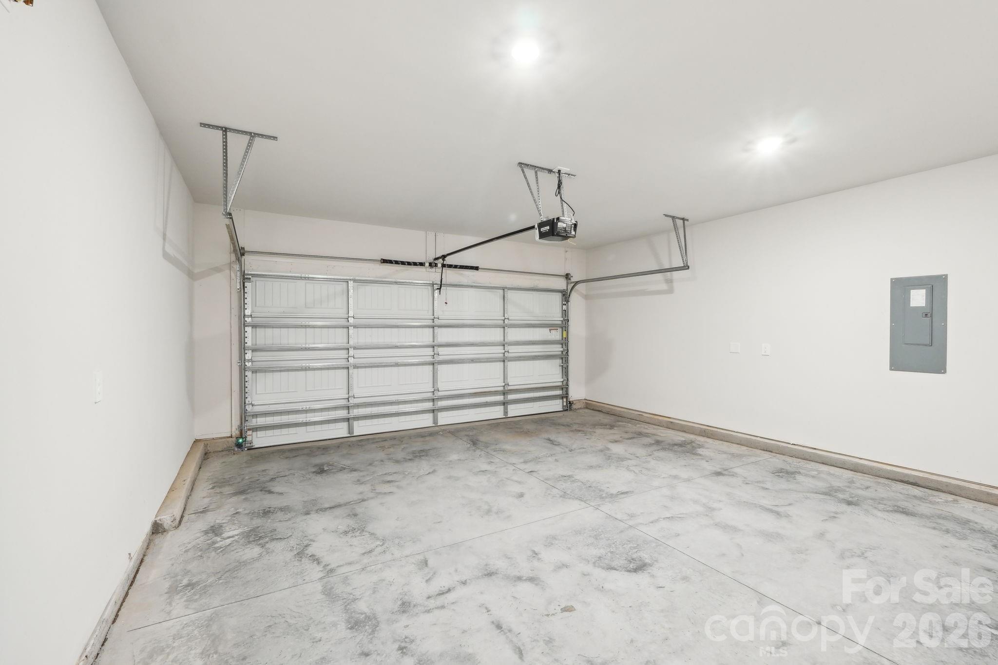 2453 Chartwell Street Property Photo 21