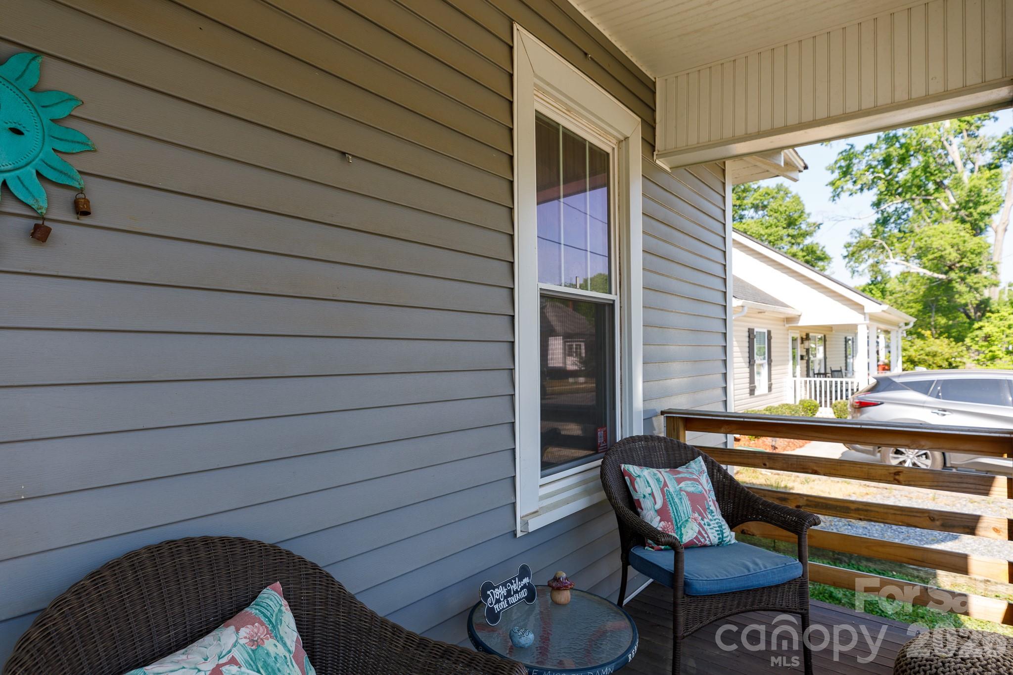 648 Izard Street Property Photo 5