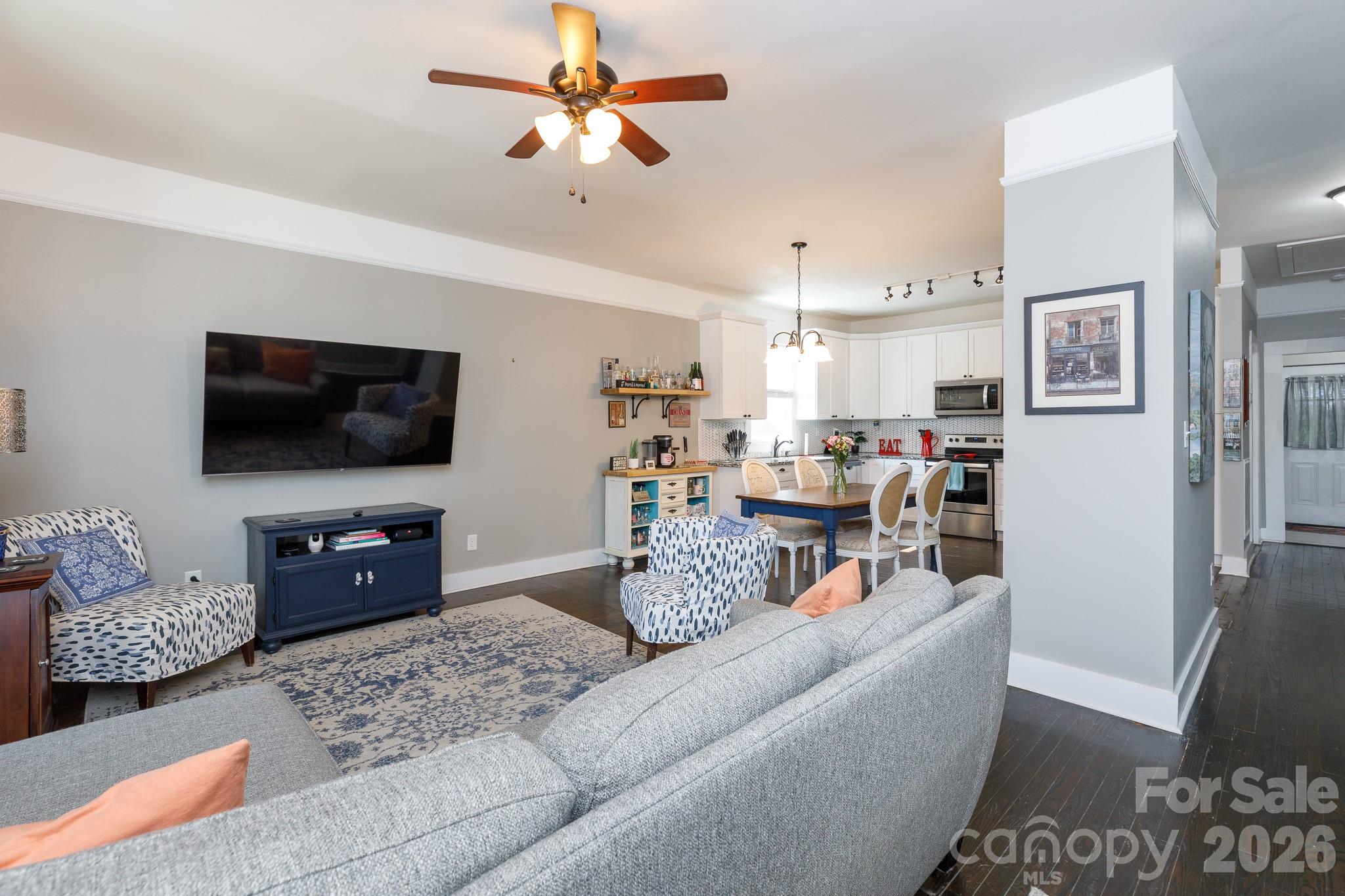 648 Izard Street Property Photo 9