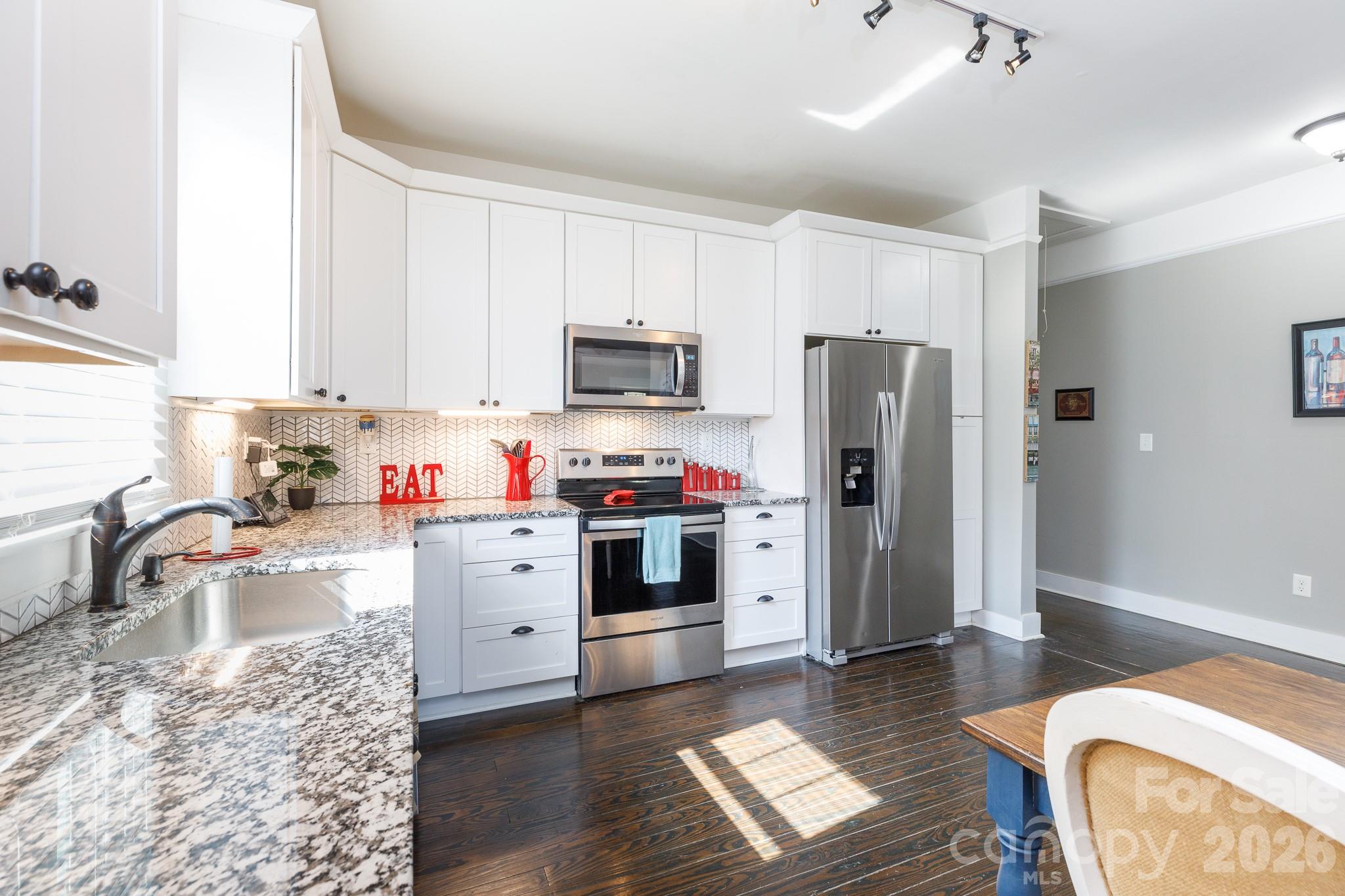 648 Izard Street Property Photo 15